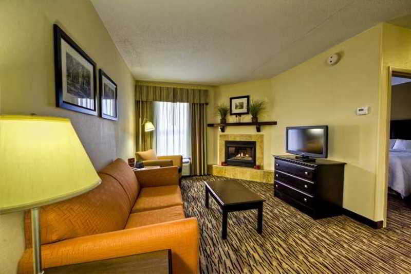 Hampton Inn & Suites Cleveland Airport Hampton Inn & Suites Cleveland Airport