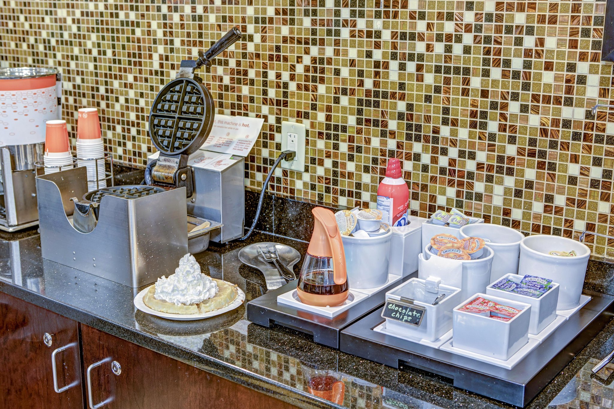 Hampton Inn & Suites Cleveland Airport Hampton Inn & Suites Cleveland Airport
