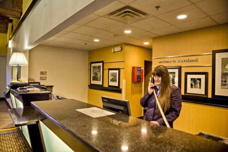 Hampton Inn & Suites Cleveland Airport Hampton Inn & Suites Cleveland Airport
