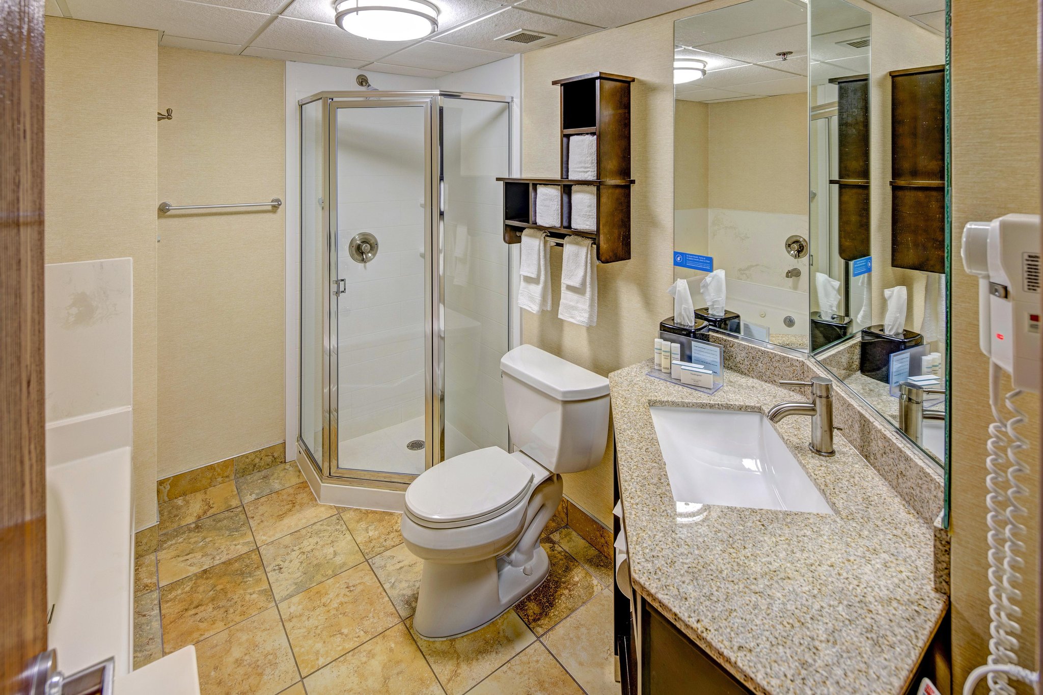 Hampton Inn & Suites Cleveland Airport Hampton Inn & Suites Cleveland Airport