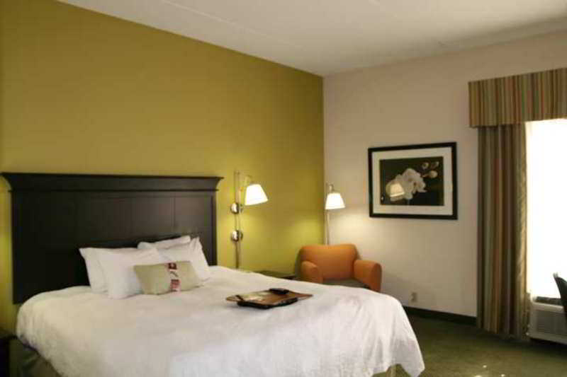 Hampton Inn & Suites Cleveland Airport Hampton Inn & Suites Cleveland Airport