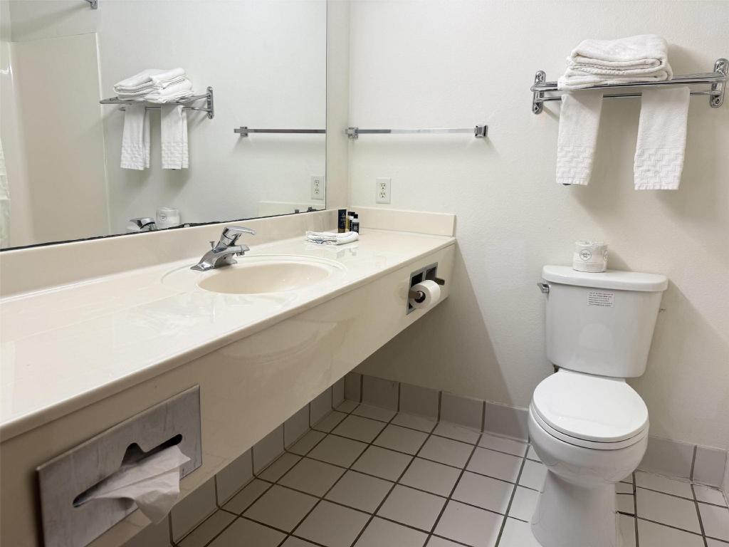 SureStay by Best Western Obetz Rickenbacker Airport SureStay by Best Western Obetz Rickenbacker Airport