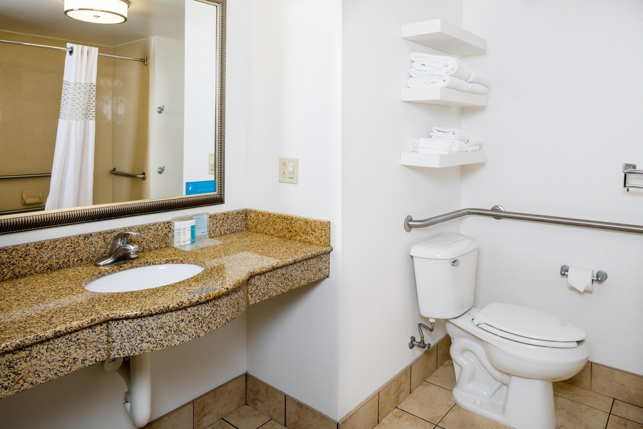 Hampton Inn & Suites Toledo-Perrysburg Hampton Inn & Suites Toledo-Perrysburg