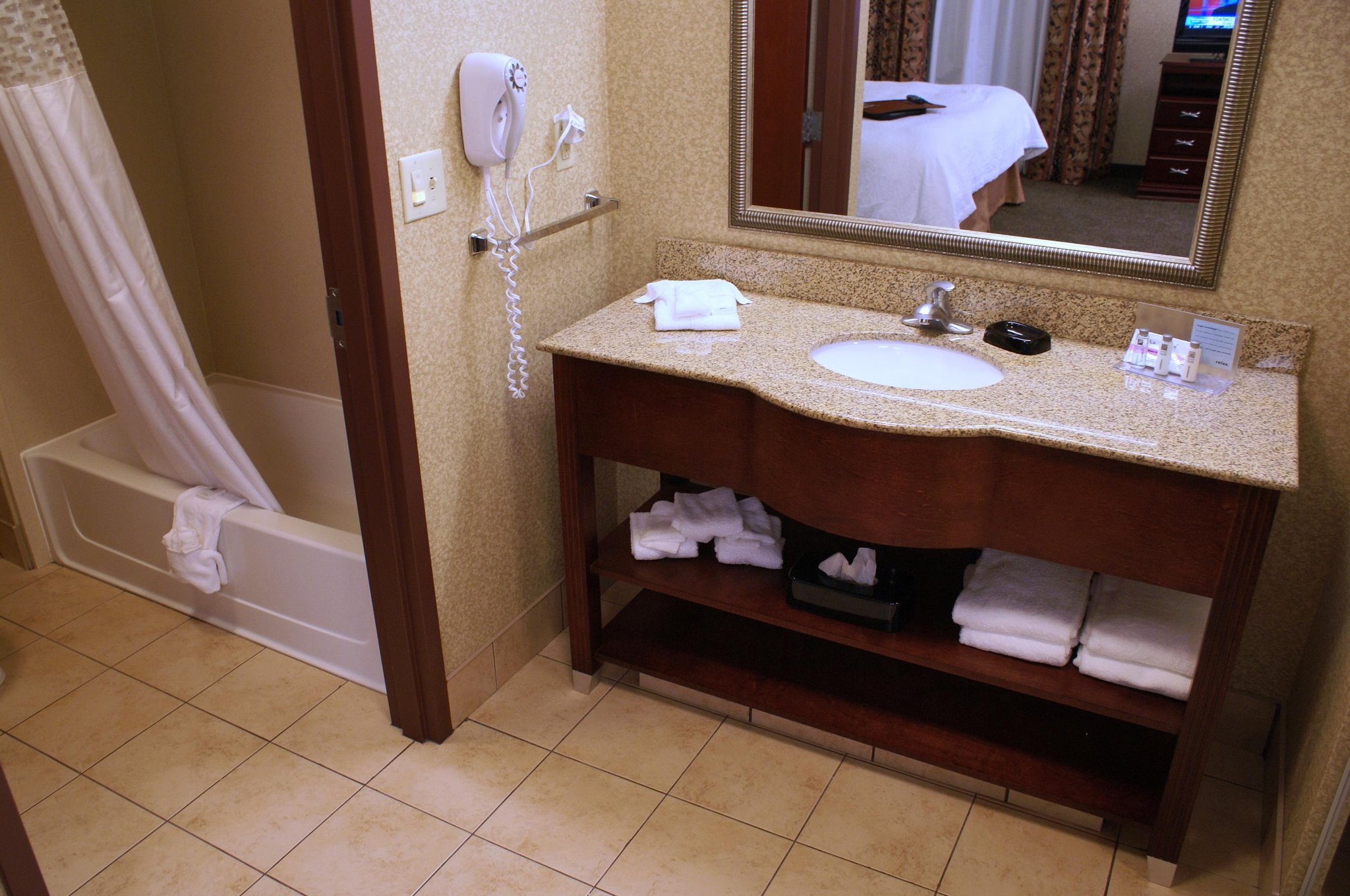Hampton Inn & Suites Toledo-Perrysburg Hampton Inn & Suites Toledo-Perrysburg