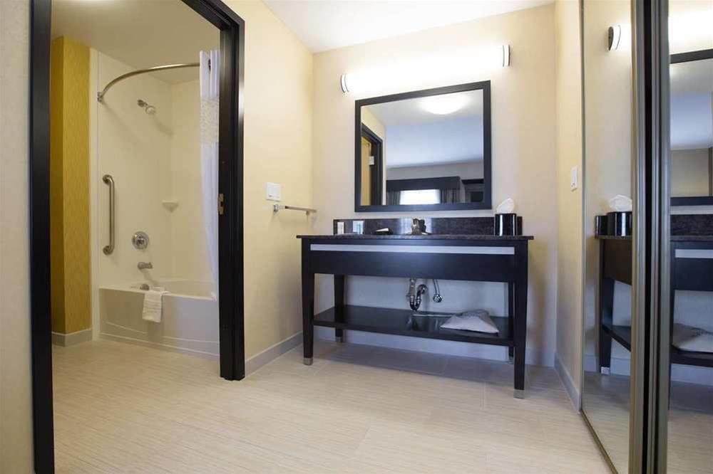 Hampton Inn & Suites Toledo Westgate Hampton Inn & Suites Toledo Westgate