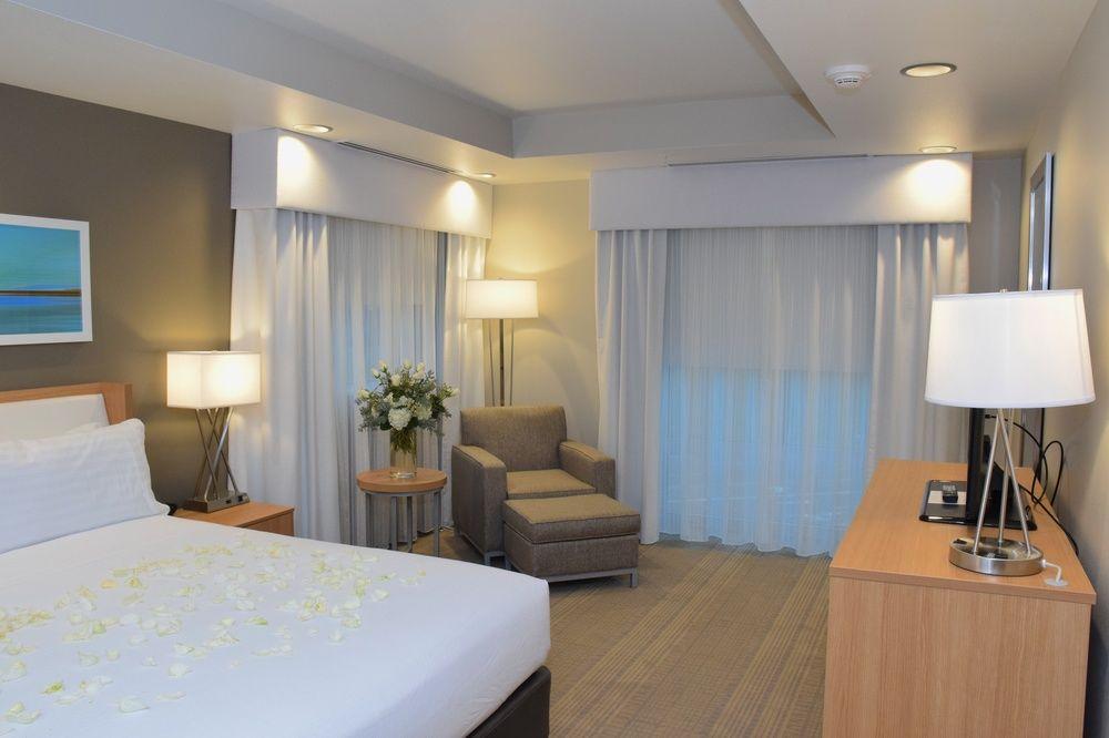 Holiday Inn Cincinnati N - West Chester Holiday Inn Cincinnati N - West Chester