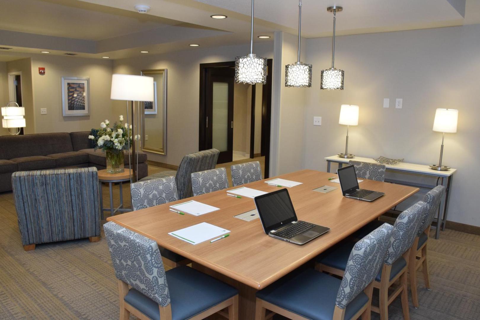 Holiday Inn Cincinnati N - West Chester Holiday Inn Cincinnati N - West Chester