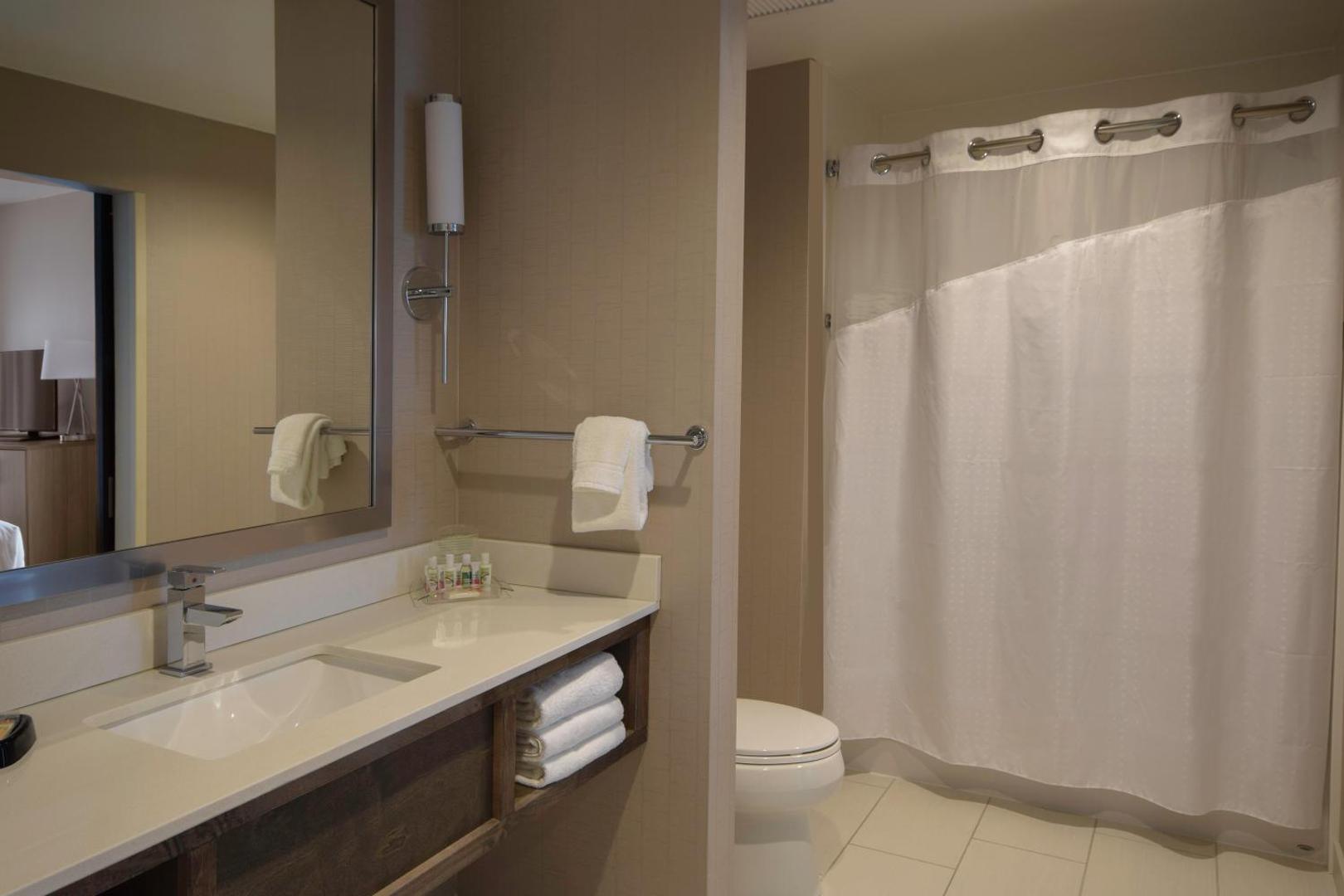 Holiday Inn Cincinnati N - West Chester Holiday Inn Cincinnati N - West Chester