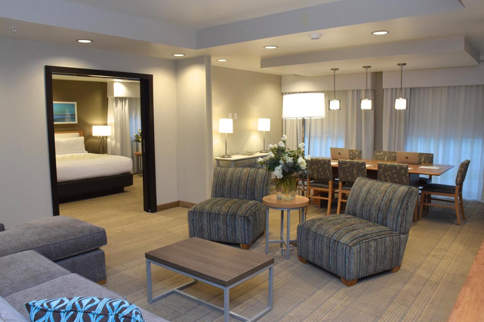 Holiday Inn Cincinnati N - West Chester Holiday Inn Cincinnati N - West Chester