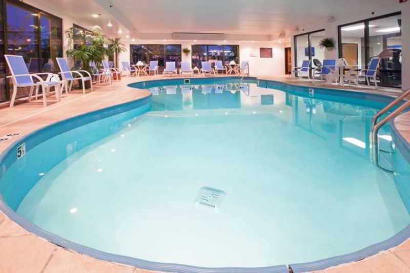 Hampton Inn Youngstown-West I-80 Hampton Inn Youngstown-West I-80