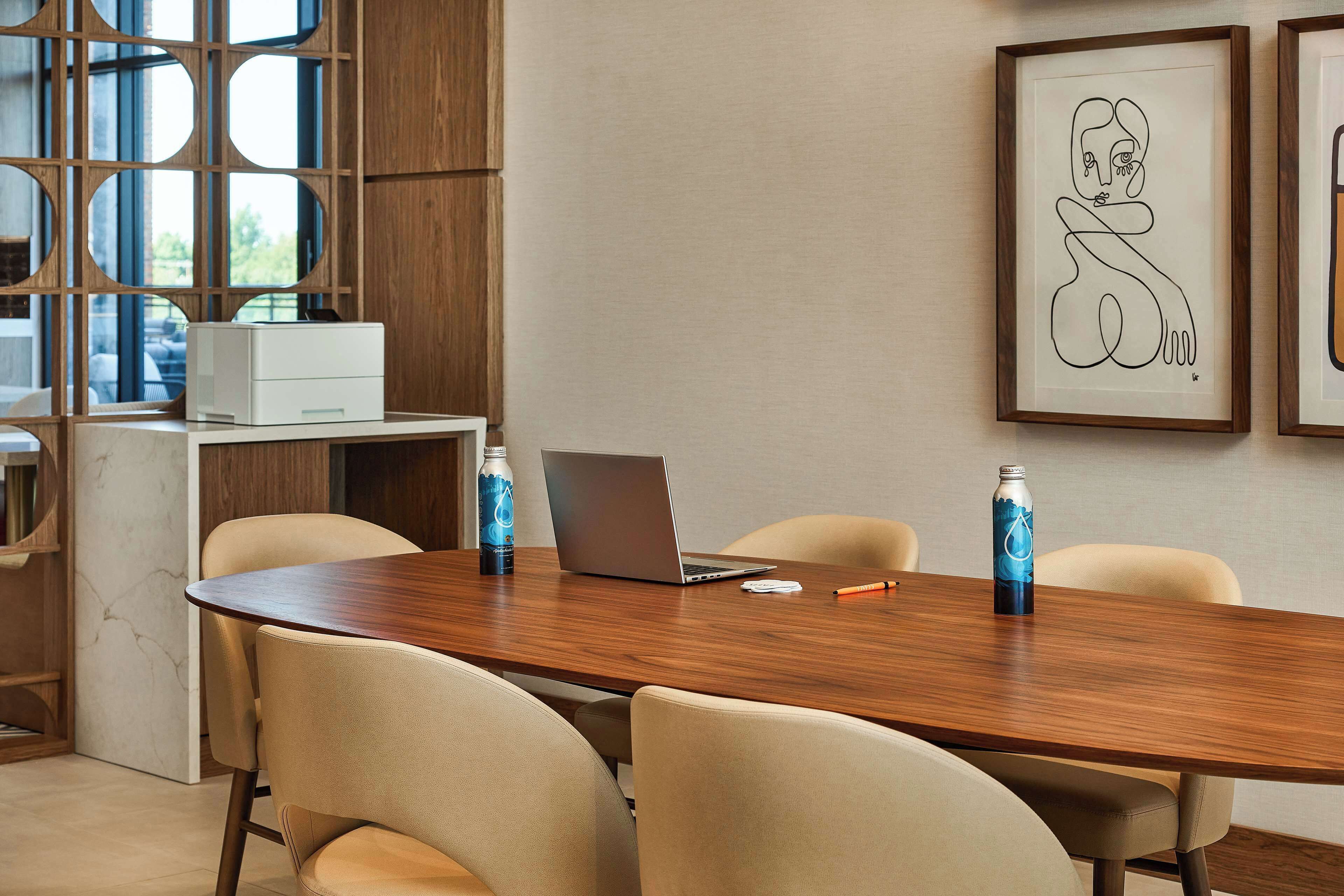 Lively Hotel on OAK Oklahoma City Tapestry by Hilton