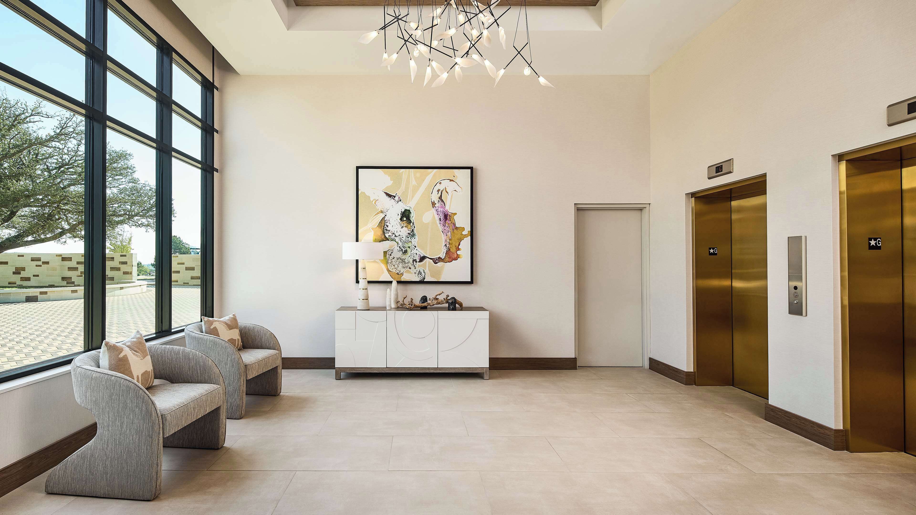 Lively Hotel on OAK Oklahoma City Tapestry by Hilton