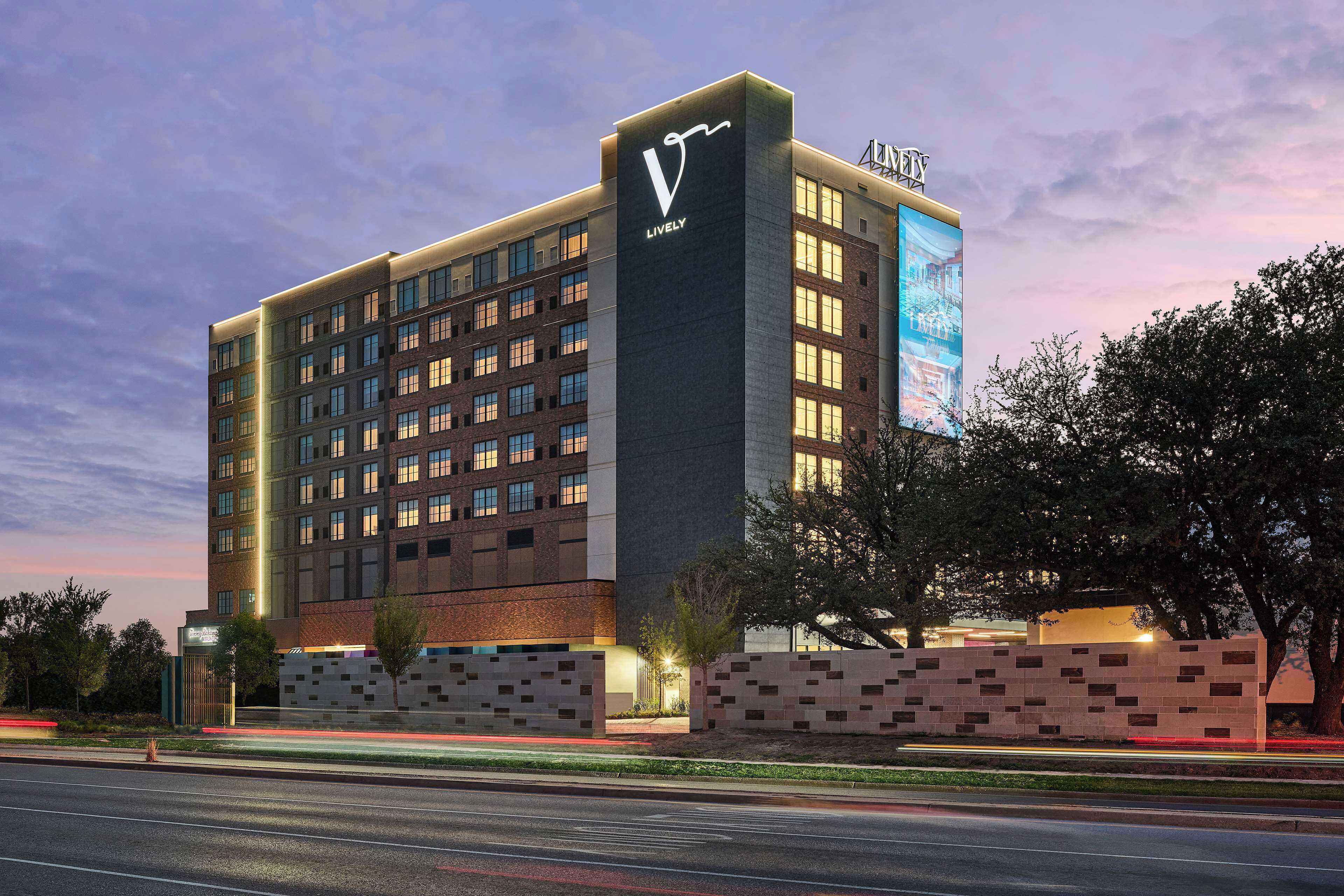 Lively Hotel on OAK Oklahoma City Tapestry by Hilton