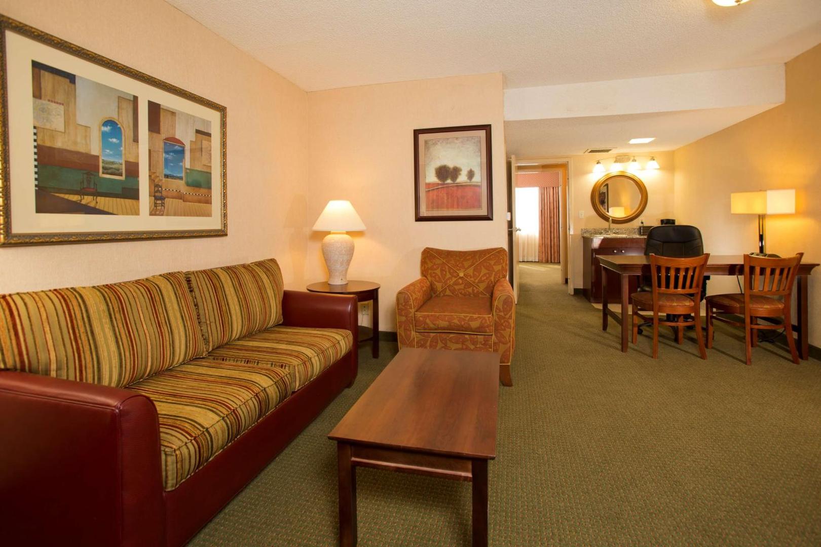 Embassy Suites Tulsa I-44 Embassy Suites Tulsa I-44