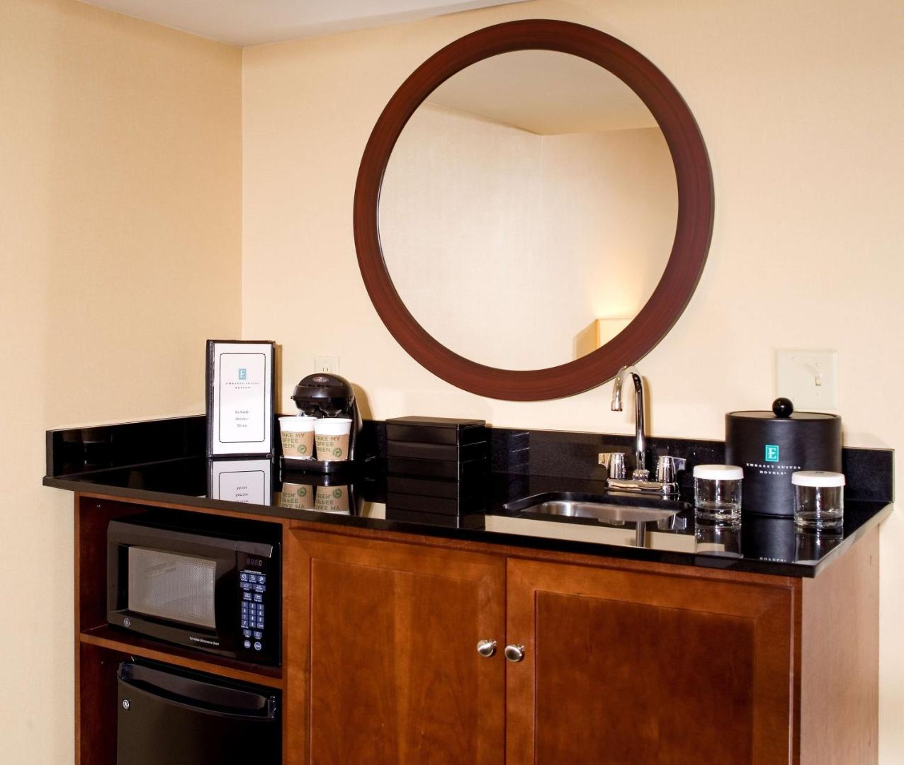 Embassy Suites Tulsa I-44 Embassy Suites Tulsa I-44