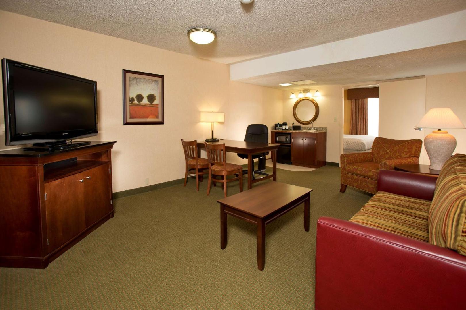 Embassy Suites Tulsa I-44 Embassy Suites Tulsa I-44