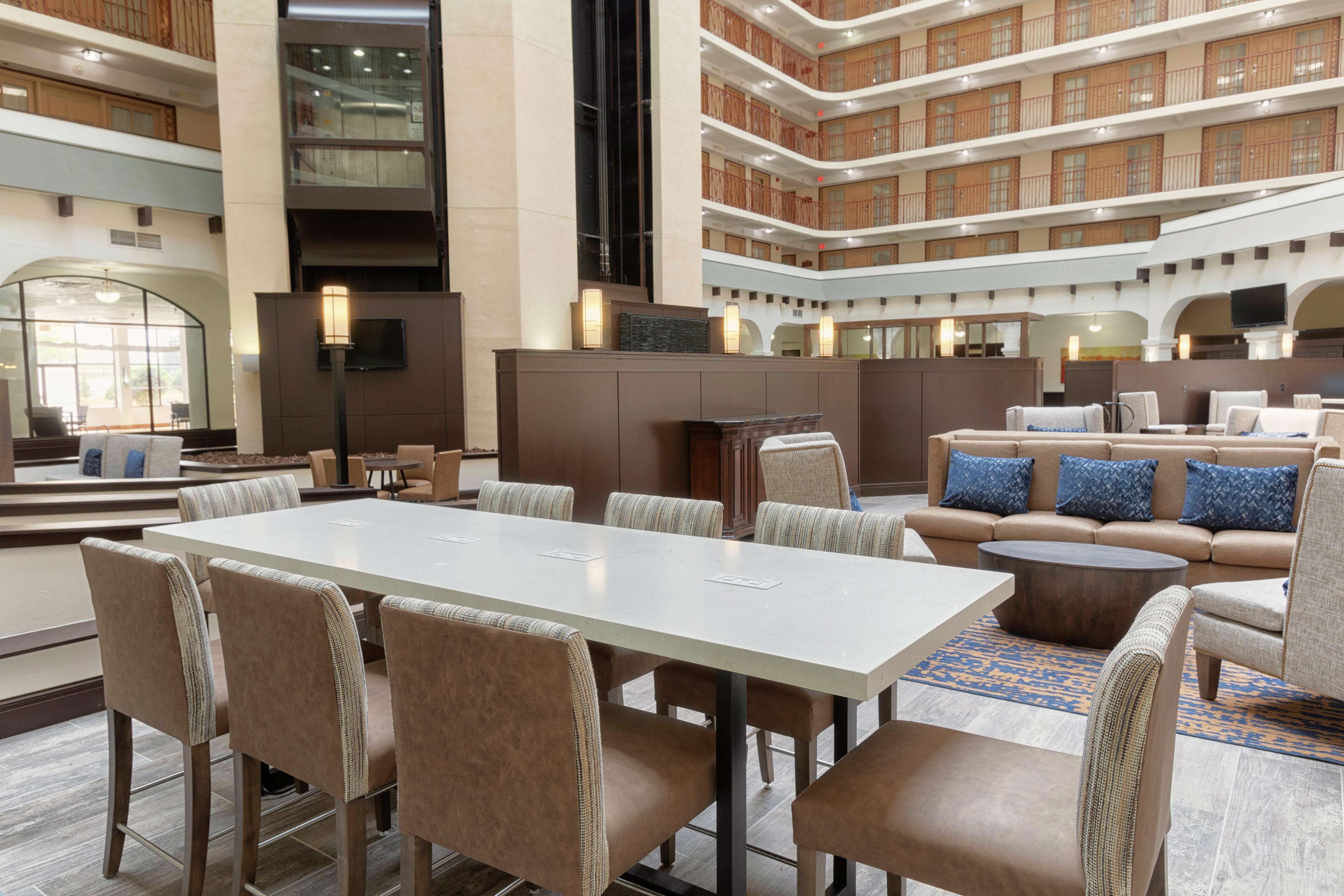 Embassy Suites Tulsa I-44 Embassy Suites Tulsa I-44