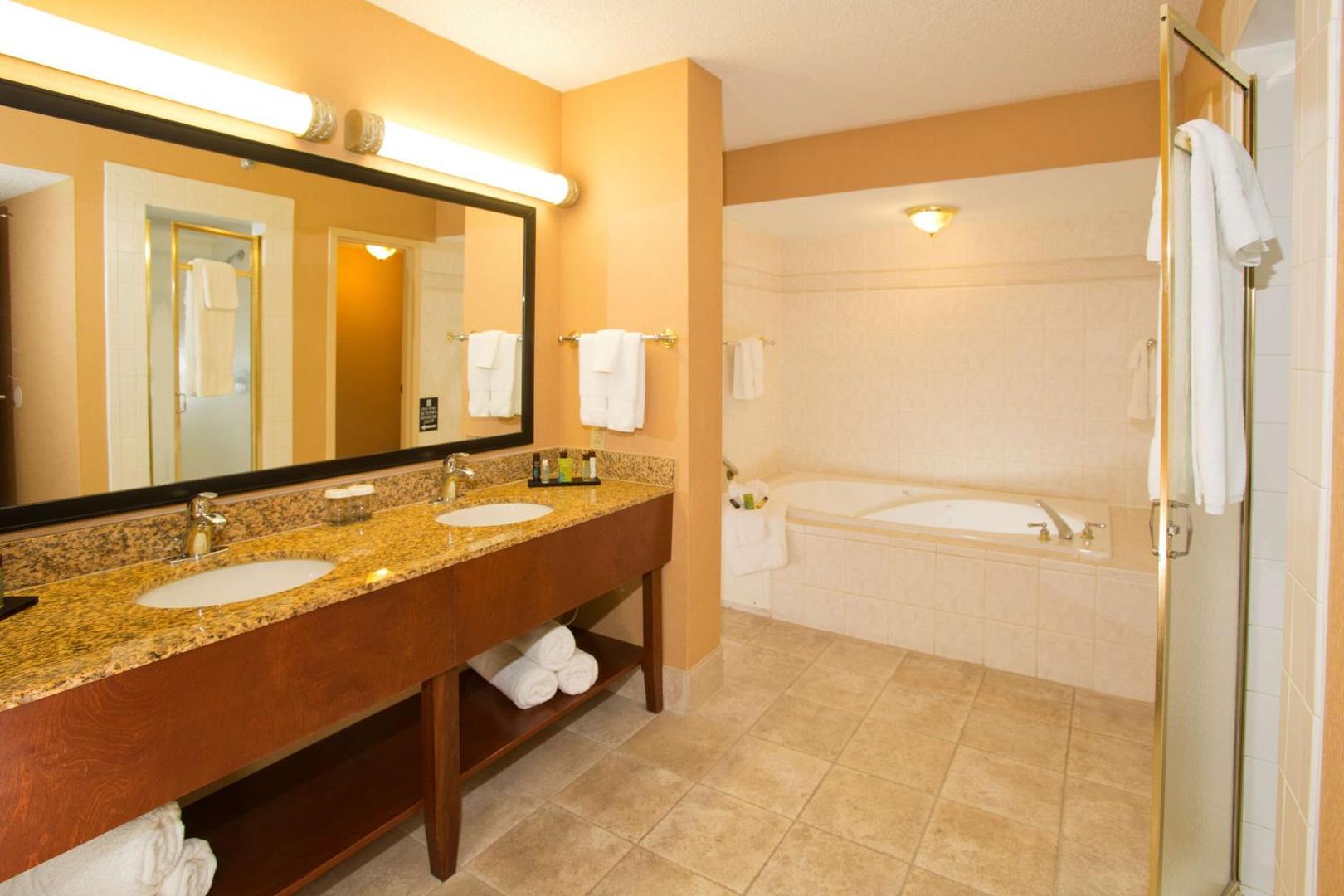 Embassy Suites Tulsa I-44 Embassy Suites Tulsa I-44