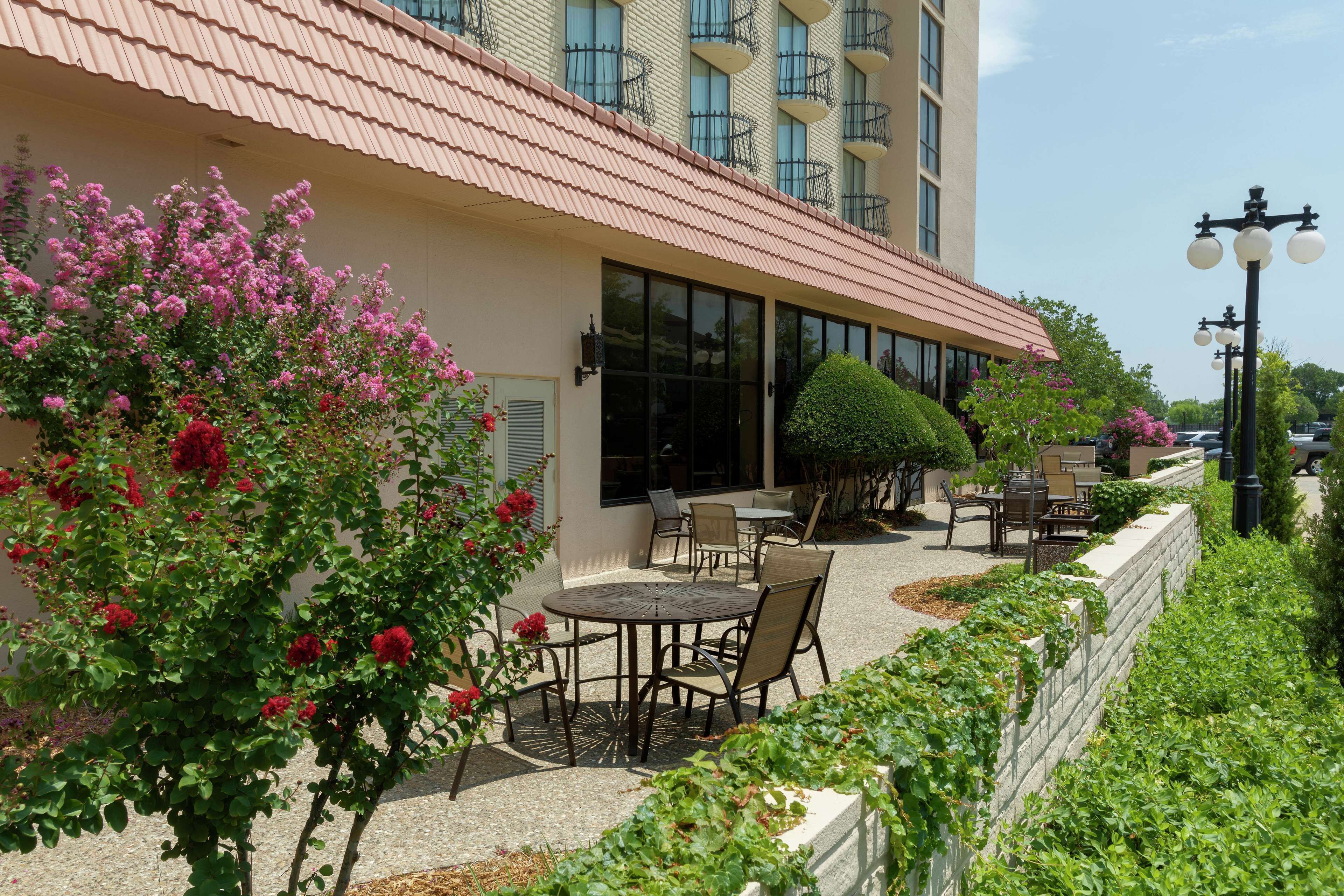 Embassy Suites Tulsa I-44 Embassy Suites Tulsa I-44