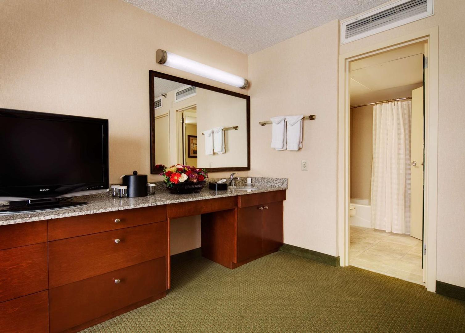 Embassy Suites Tulsa I-44 Embassy Suites Tulsa I-44