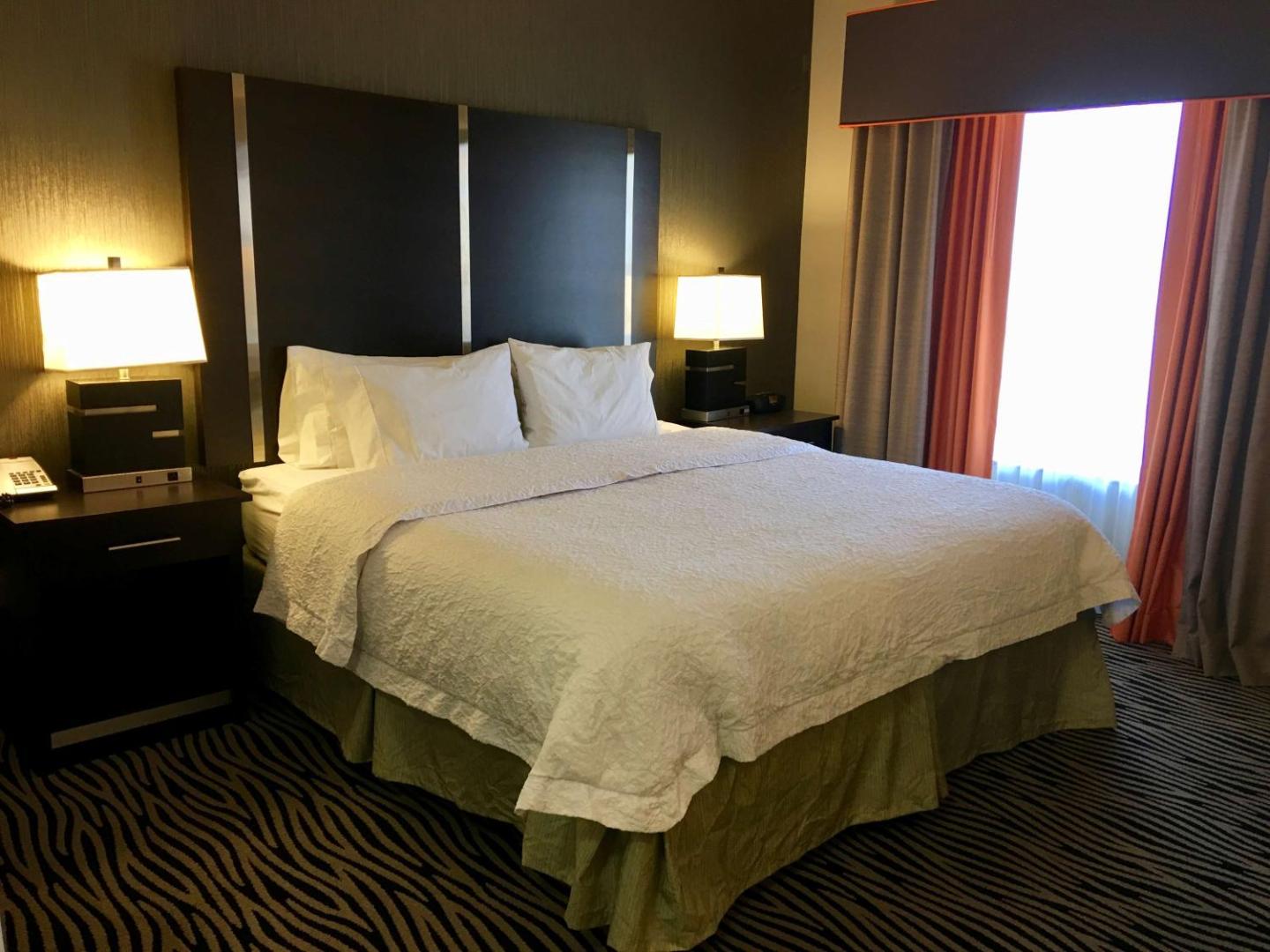 Hampton Inn & Suites Tulsa/Central Hampton Inn & Suites Tulsa/Central