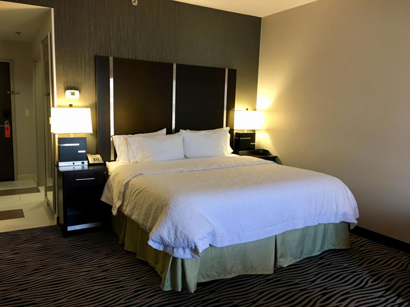 Hampton Inn & Suites Tulsa/Central Hampton Inn & Suites Tulsa/Central