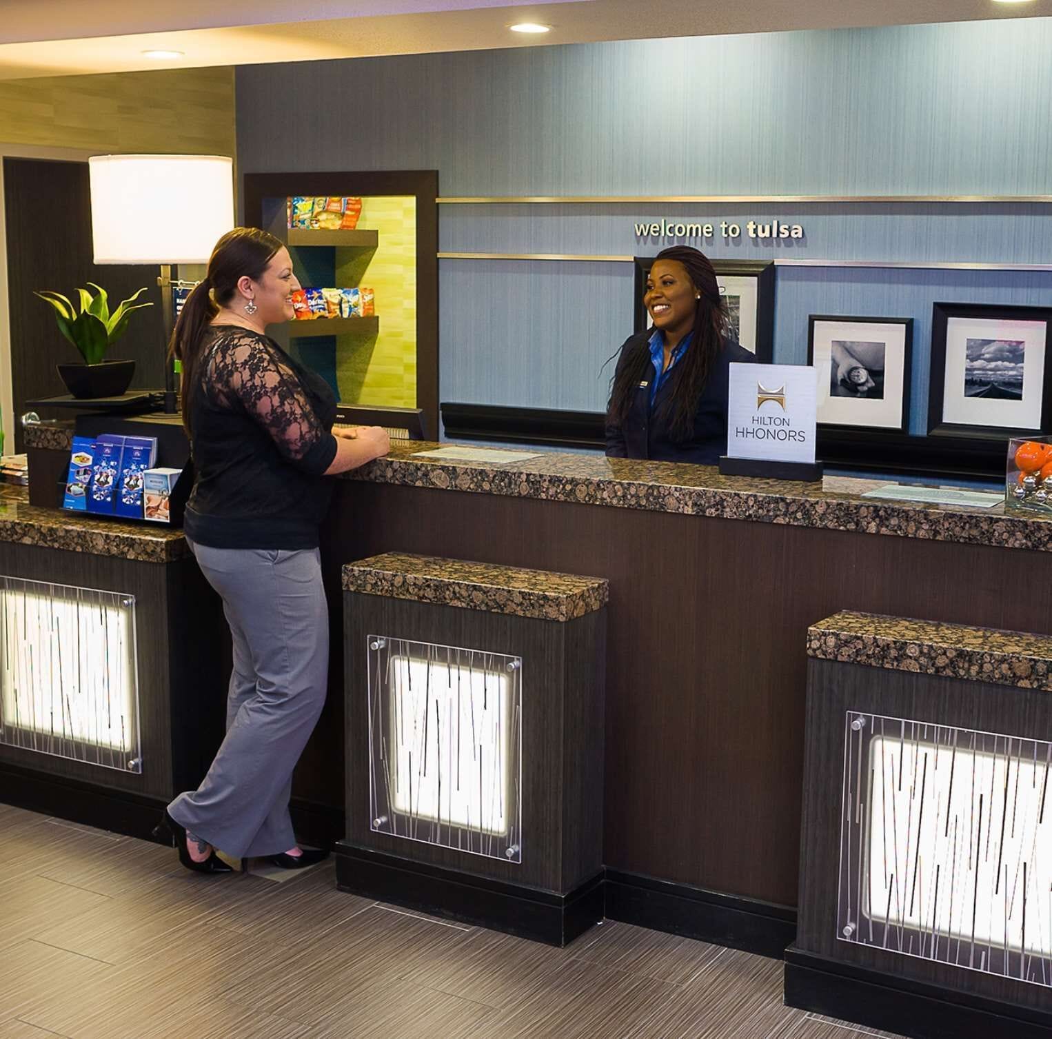 Hampton Inn & Suites Tulsa/Central Hampton Inn & Suites Tulsa/Central