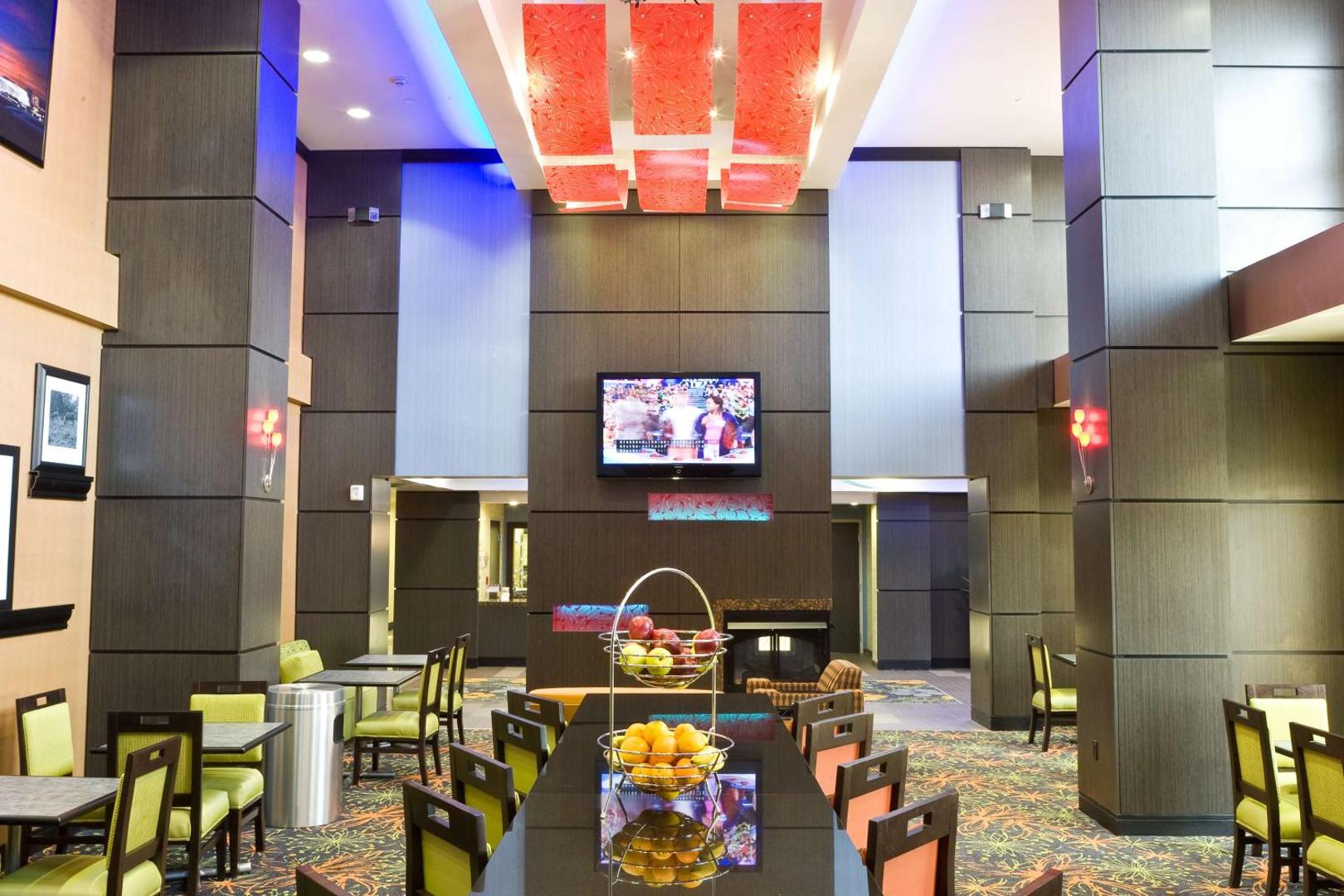 Hampton Inn & Suites Tulsa/Central Hampton Inn & Suites Tulsa/Central