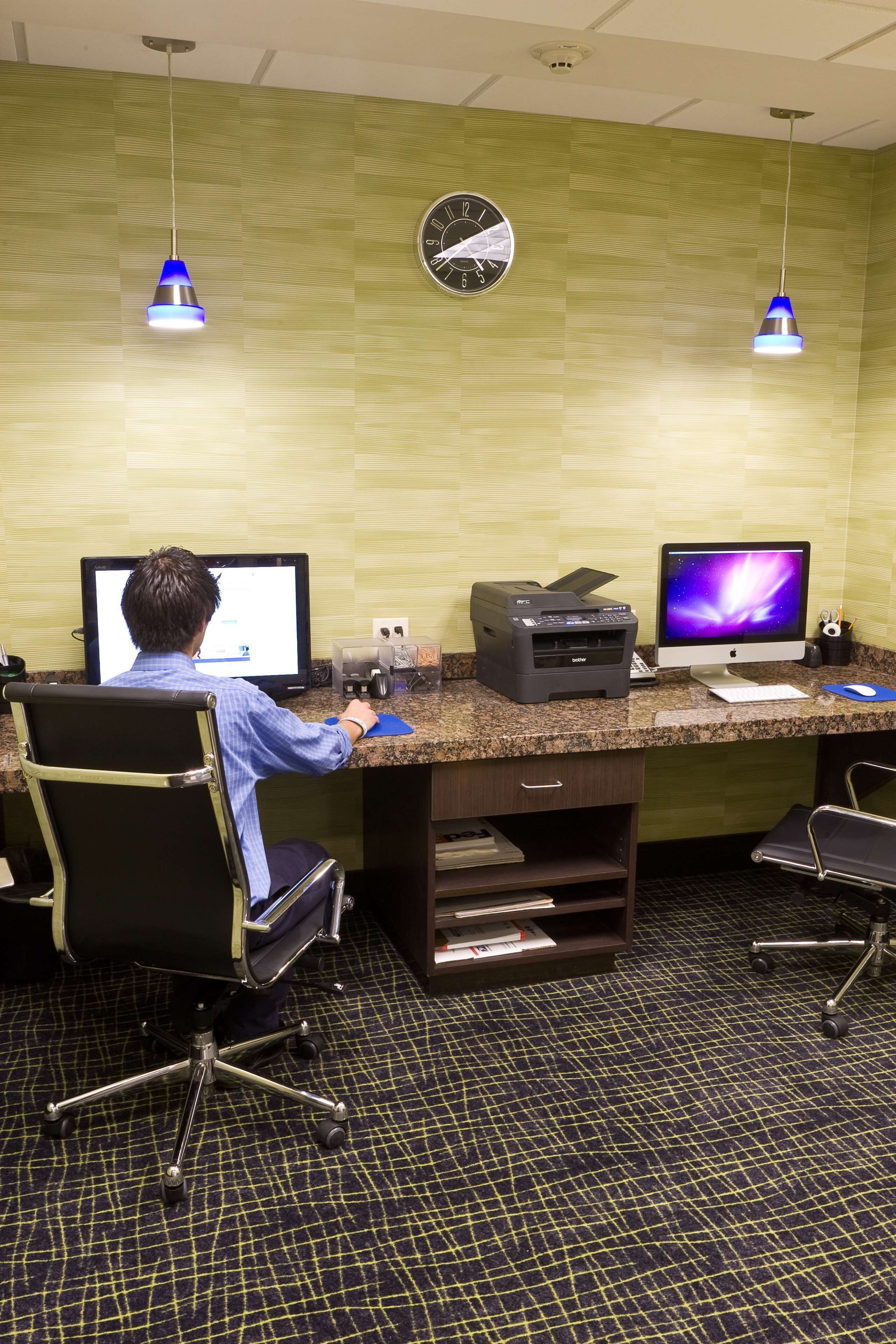Hampton Inn & Suites Tulsa/Central Hampton Inn & Suites Tulsa/Central