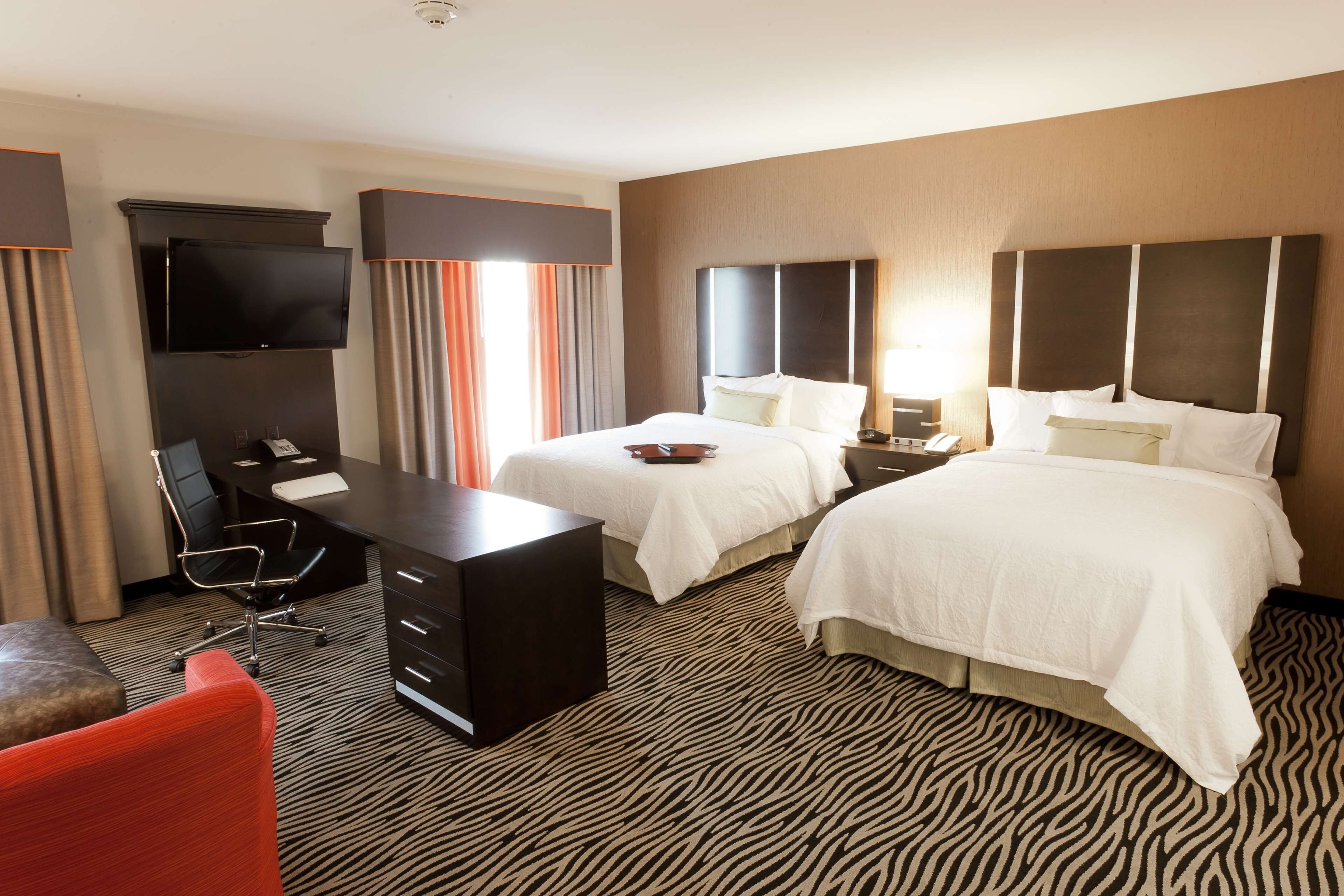 Hampton Inn & Suites Tulsa/Central Hampton Inn & Suites Tulsa/Central