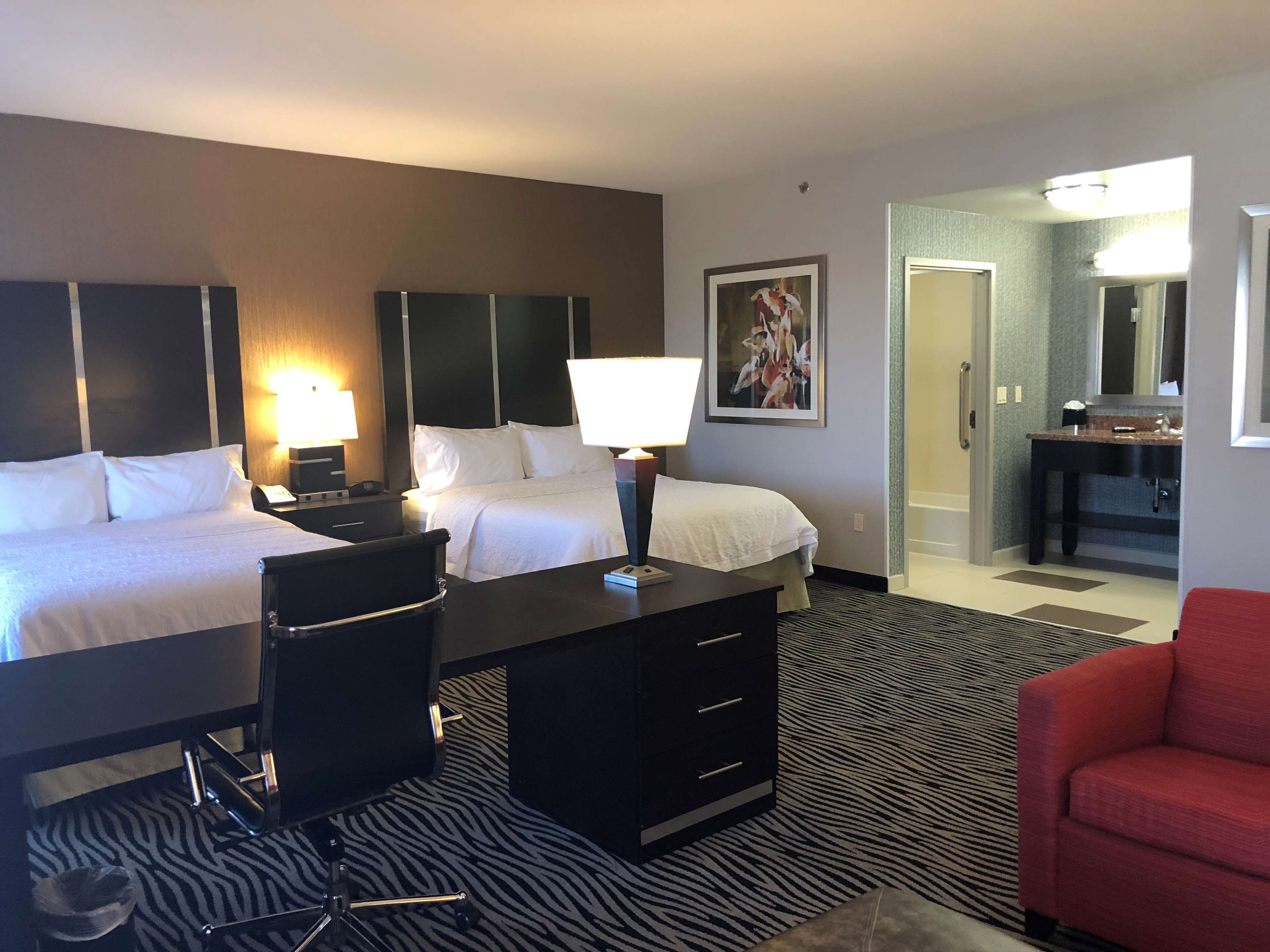 Hampton Inn & Suites Tulsa/Central Hampton Inn & Suites Tulsa/Central