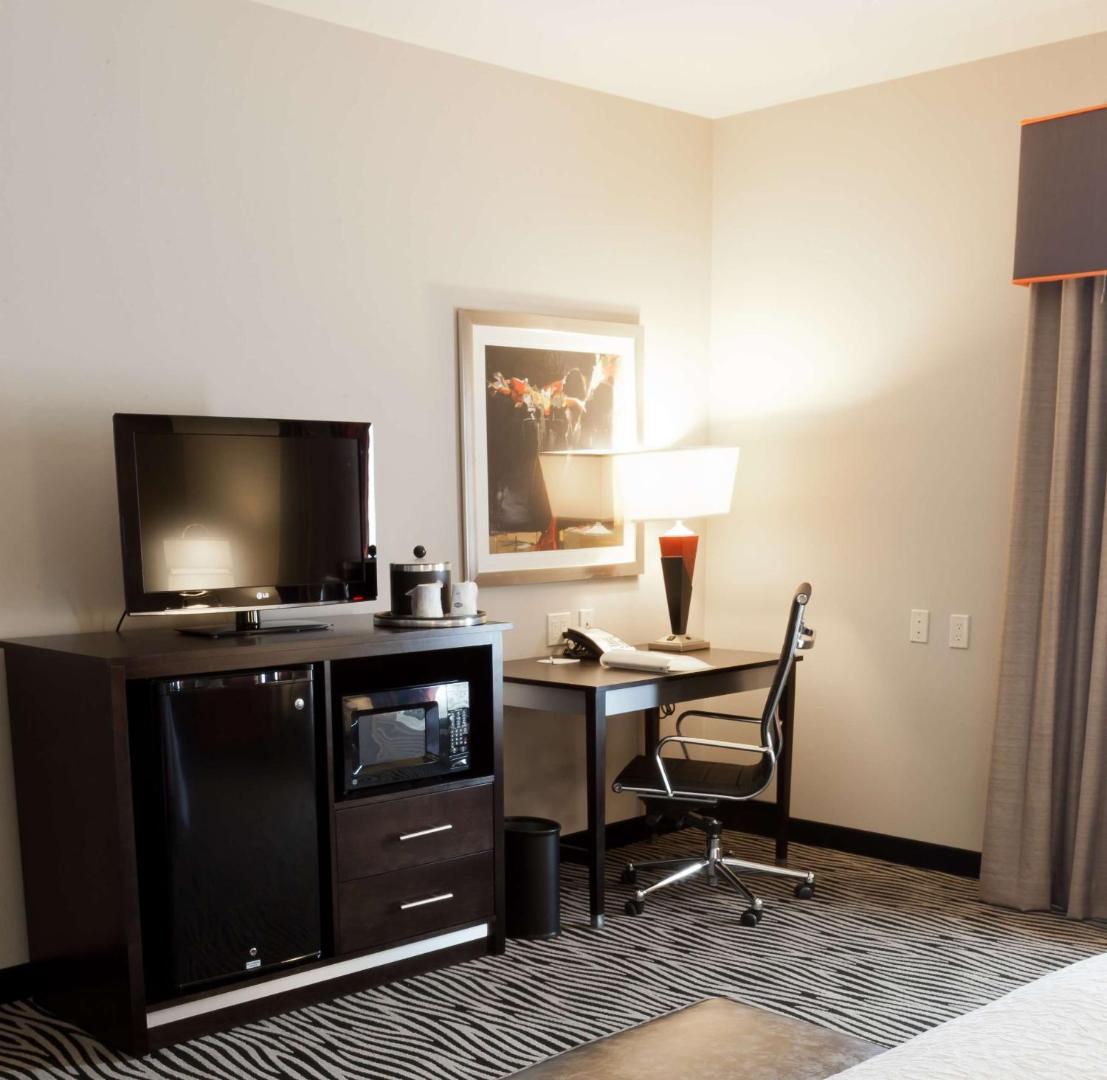Hampton Inn & Suites Tulsa/Central Hampton Inn & Suites Tulsa/Central