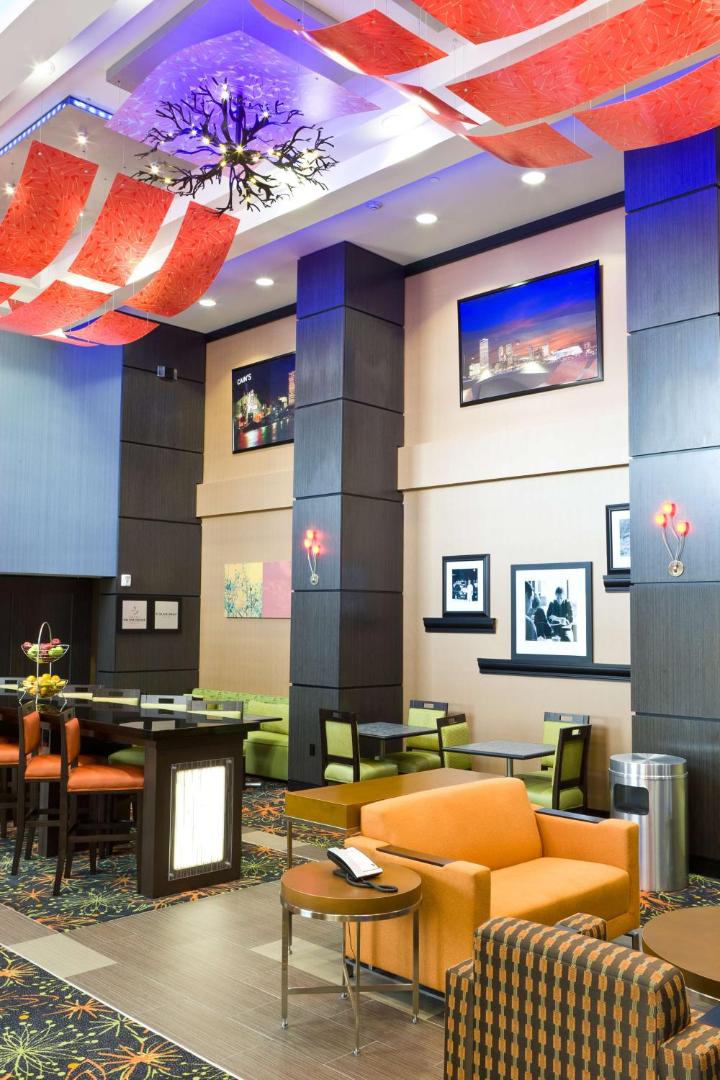 Hampton Inn & Suites Tulsa/Central Hampton Inn & Suites Tulsa/Central