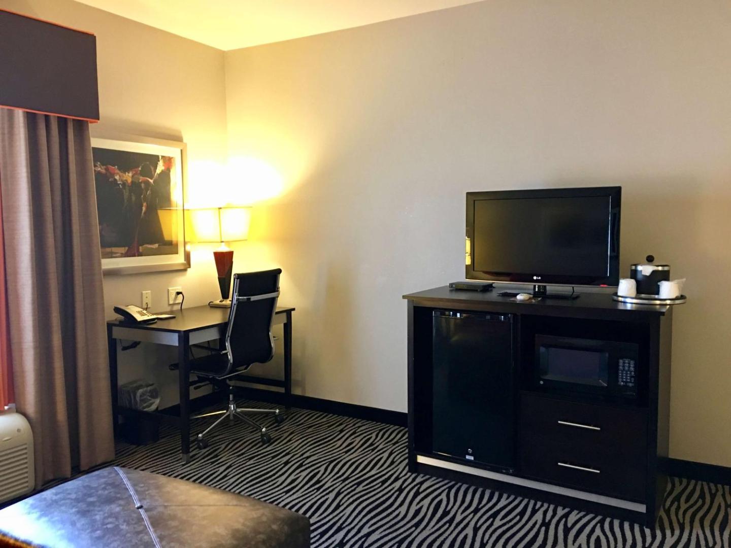 Hampton Inn & Suites Tulsa/Central Hampton Inn & Suites Tulsa/Central