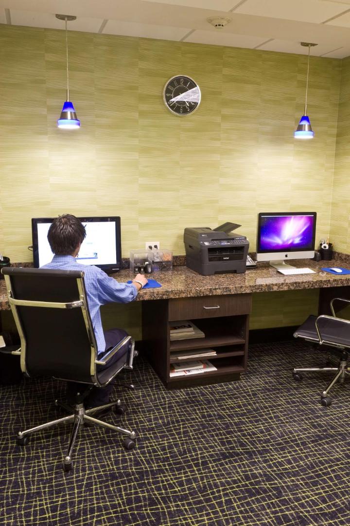 Hampton Inn & Suites Tulsa/Central Hampton Inn & Suites Tulsa/Central