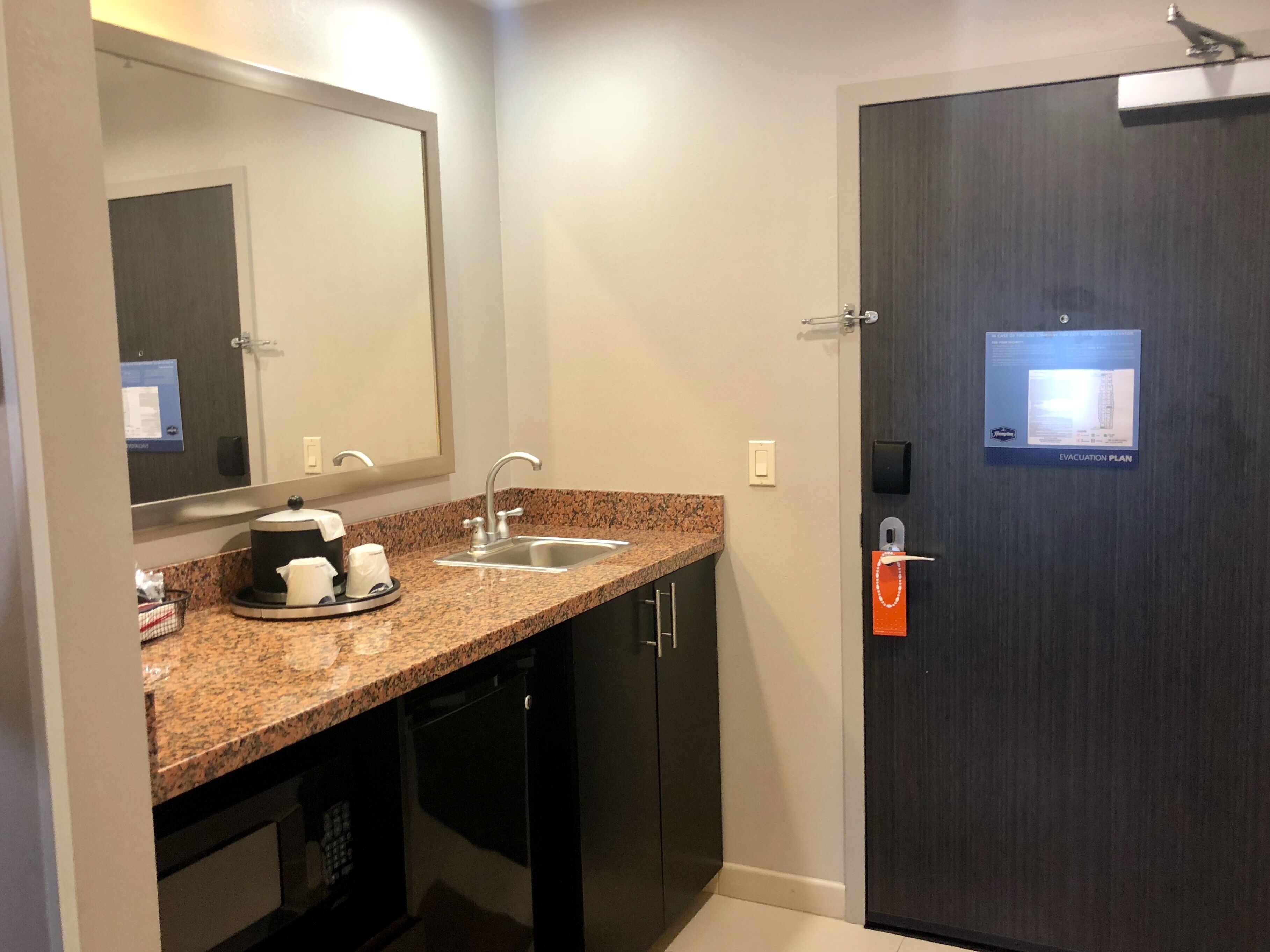 Hampton Inn & Suites Tulsa/Central Hampton Inn & Suites Tulsa/Central