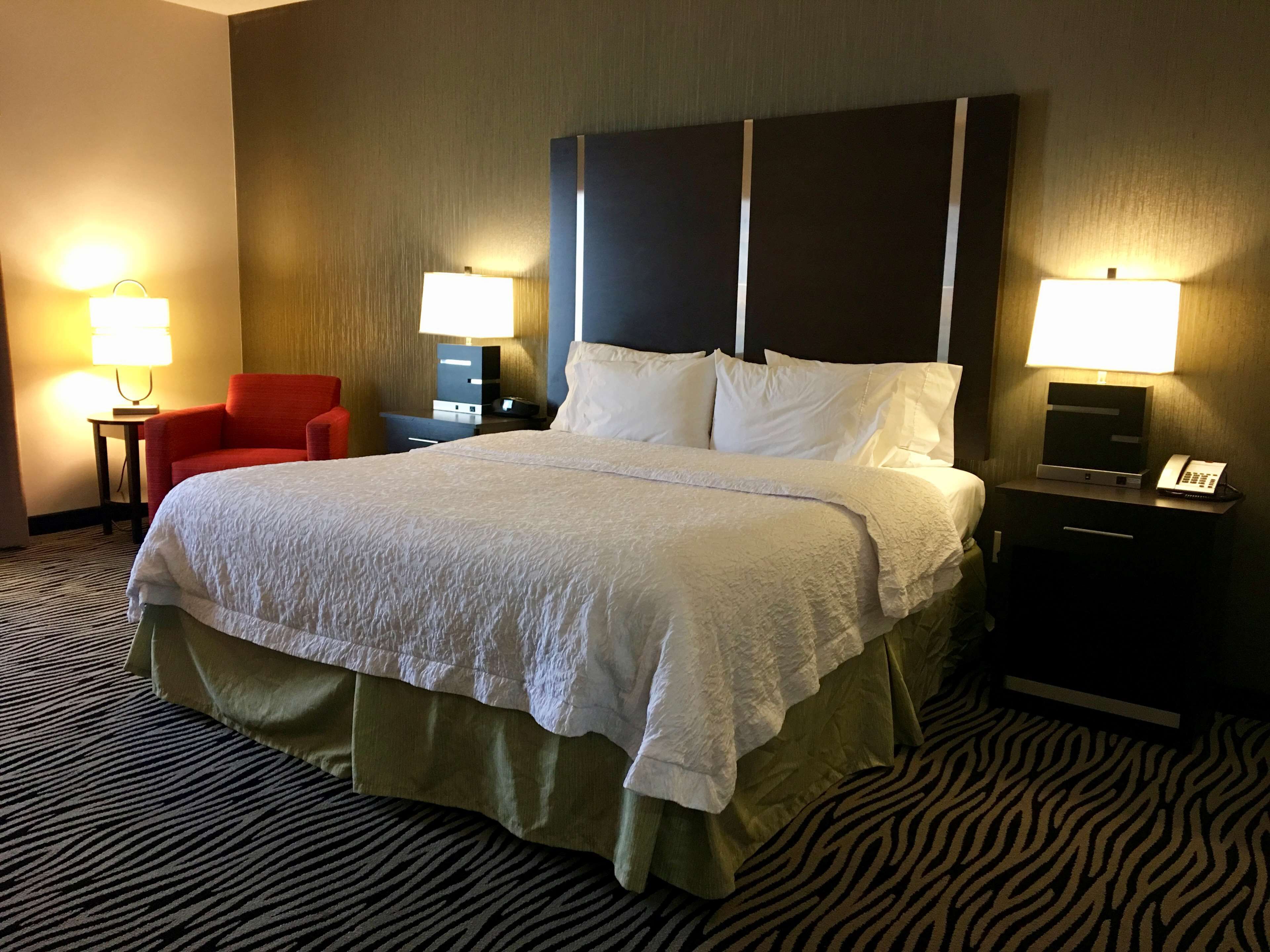 Hampton Inn & Suites Tulsa/Central Hampton Inn & Suites Tulsa/Central