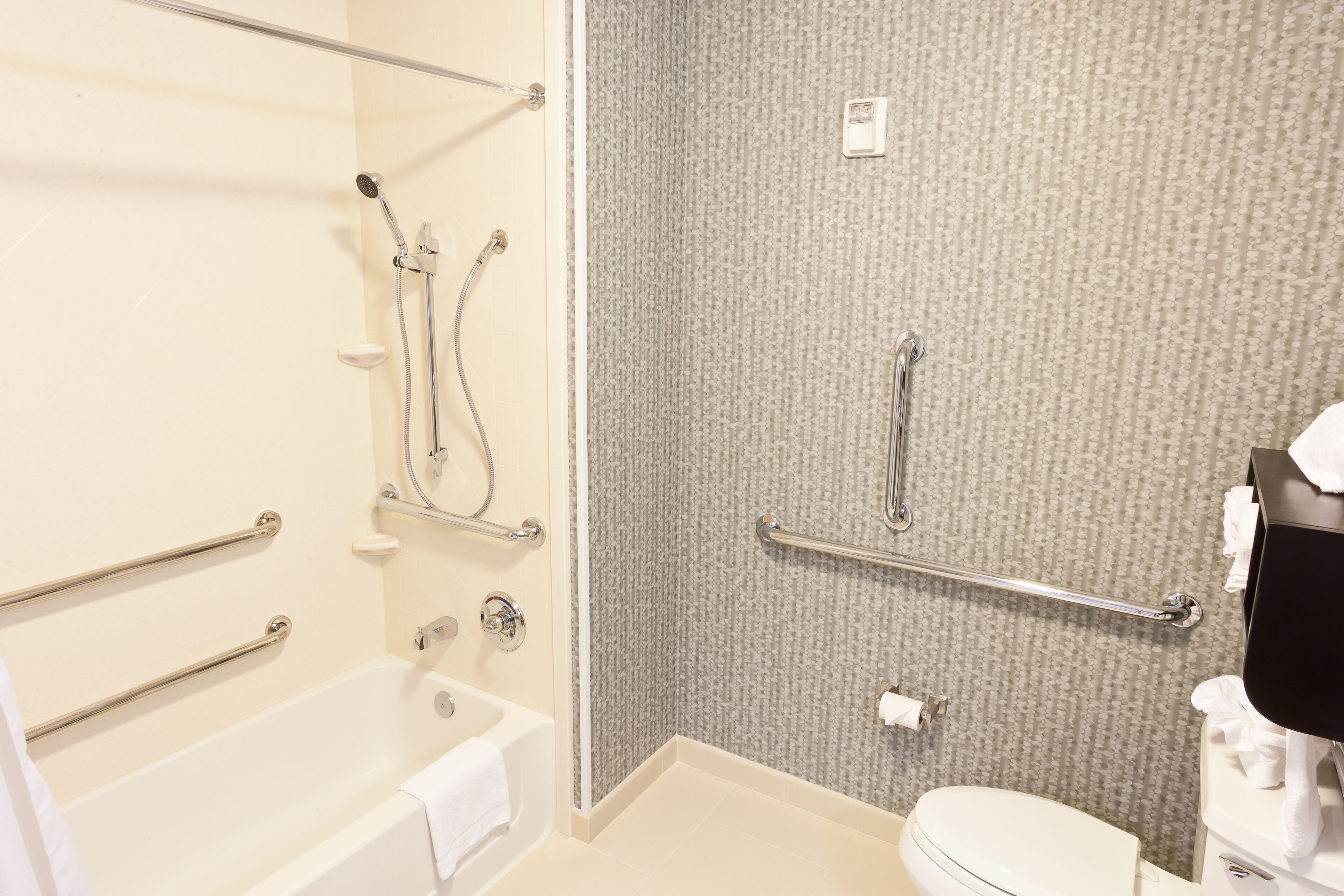 Hampton Inn & Suites Tulsa/Central Hampton Inn & Suites Tulsa/Central