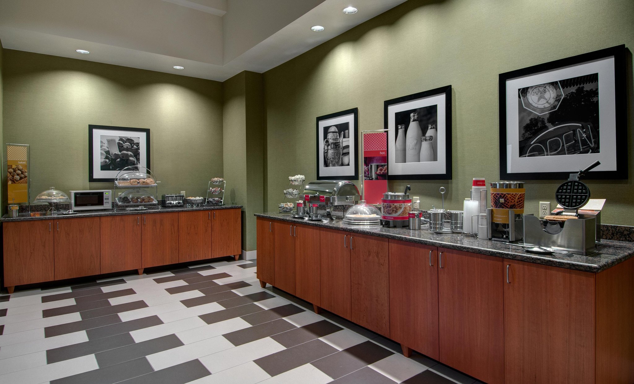 Hampton Inn & Suites Astoria Hampton Inn & Suites Astoria