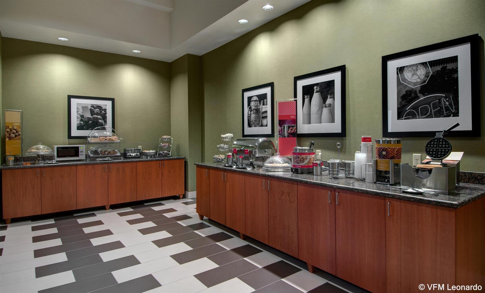 Hampton Inn & Suites Astoria Hampton Inn & Suites Astoria