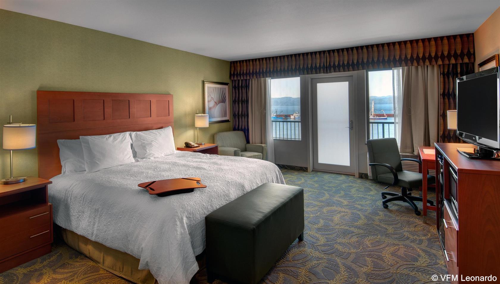 Hampton Inn & Suites Astoria Hampton Inn & Suites Astoria