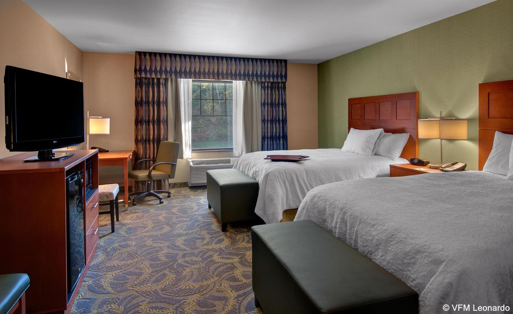 Hampton Inn & Suites Astoria Hampton Inn & Suites Astoria