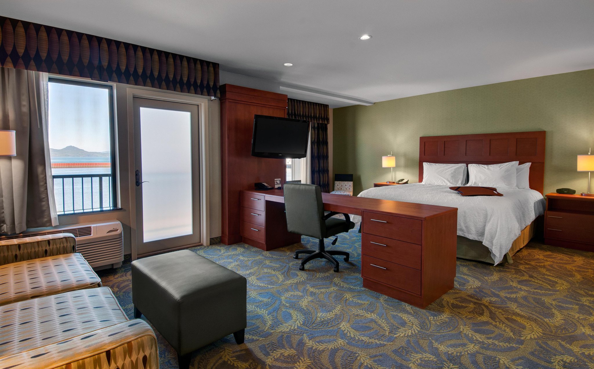 Hampton Inn & Suites Astoria Hampton Inn & Suites Astoria