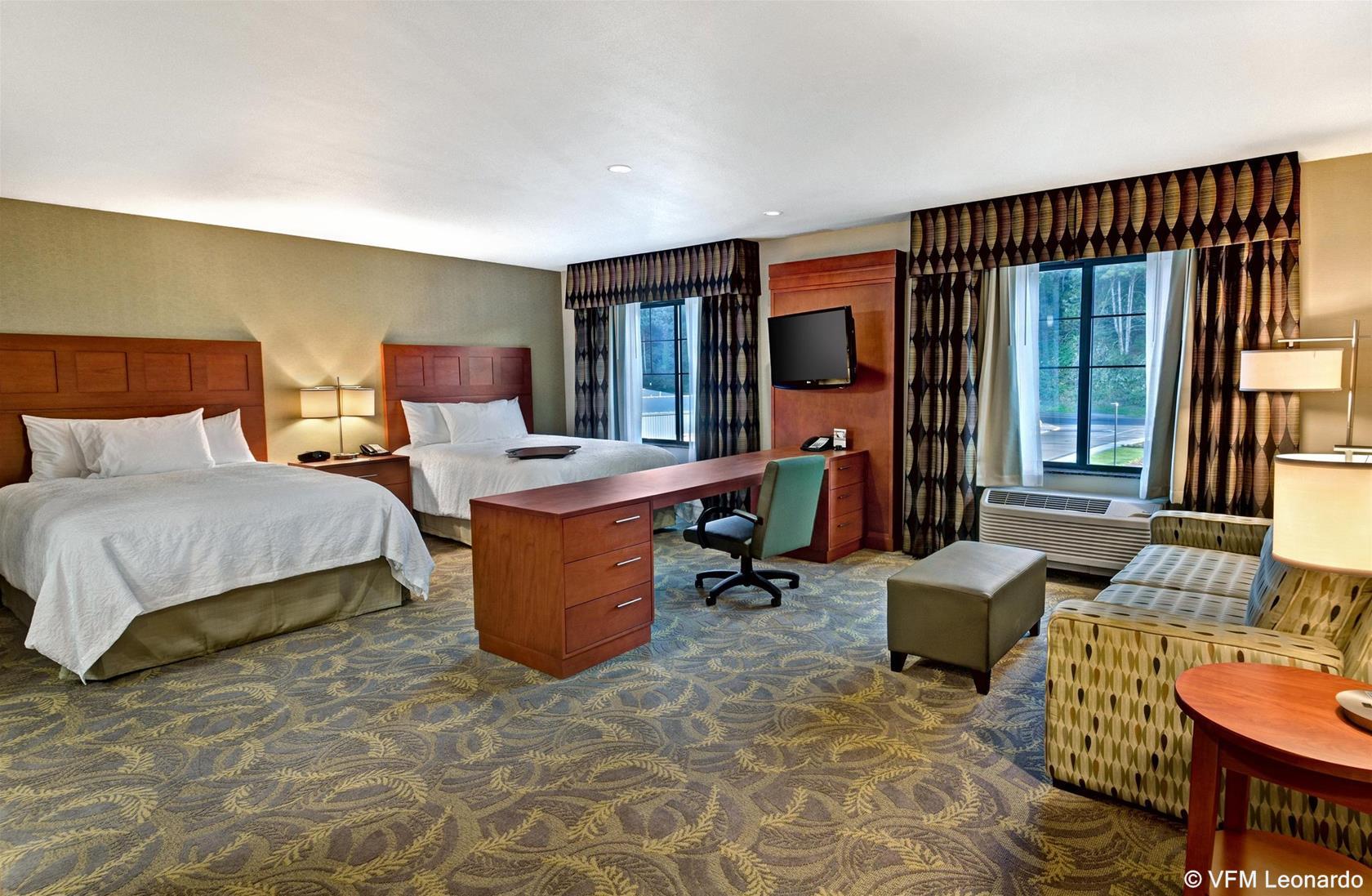 Hampton Inn & Suites Astoria Hampton Inn & Suites Astoria
