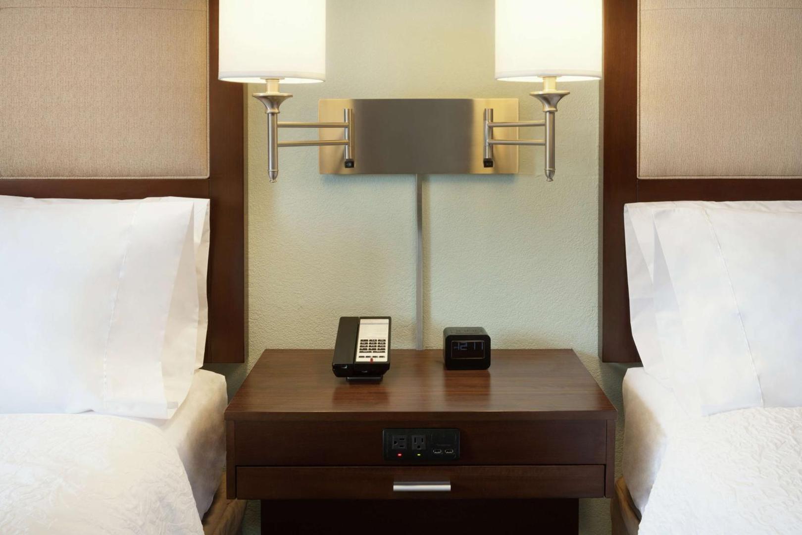 Hampton Inn Portland/Clackamas Hampton Inn Portland/Clackamas