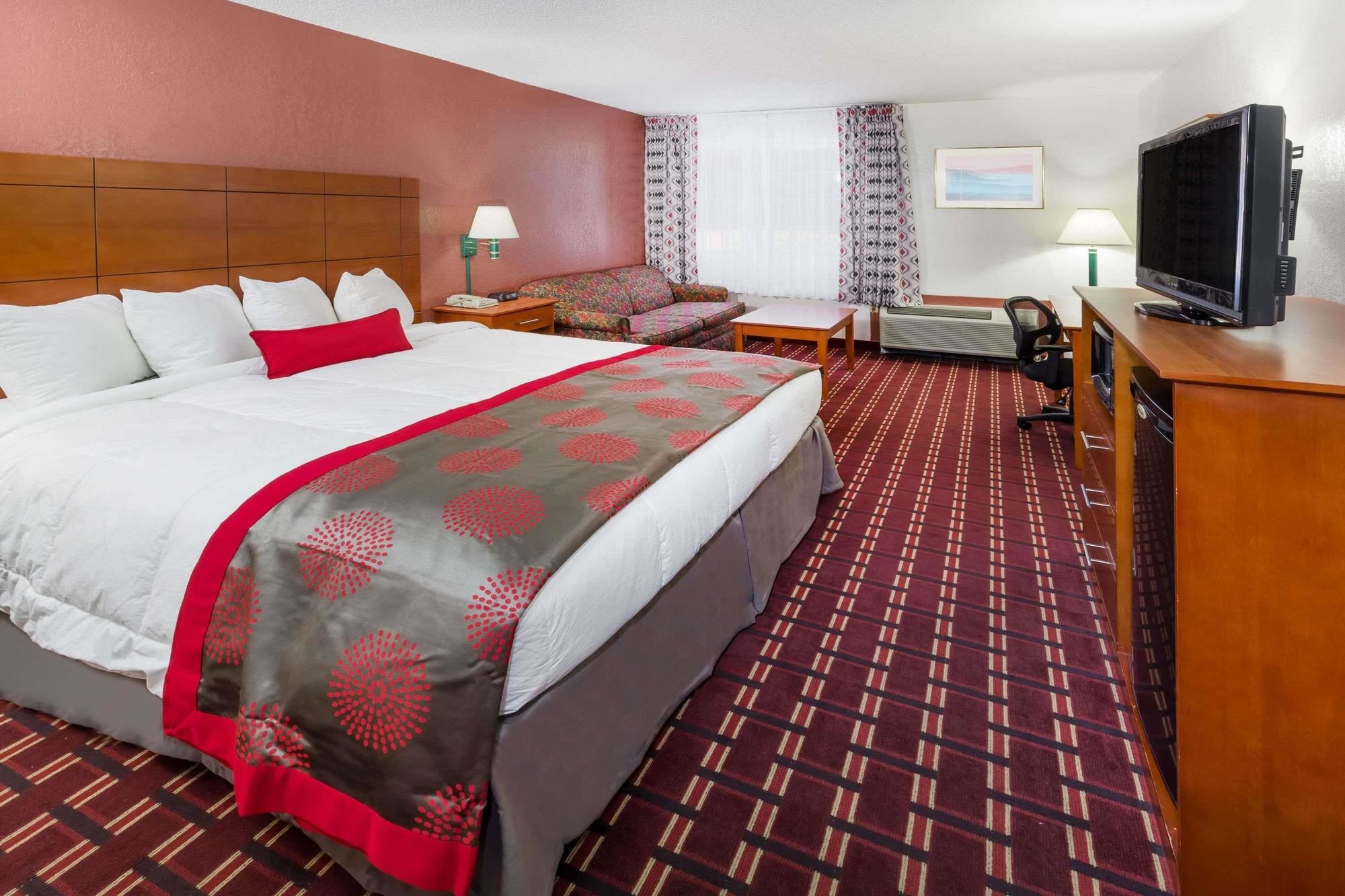 Ramada by Wyndham Medford Hotel & Conference Center Ramada by Wyndham Medford Hotel & Conference Center