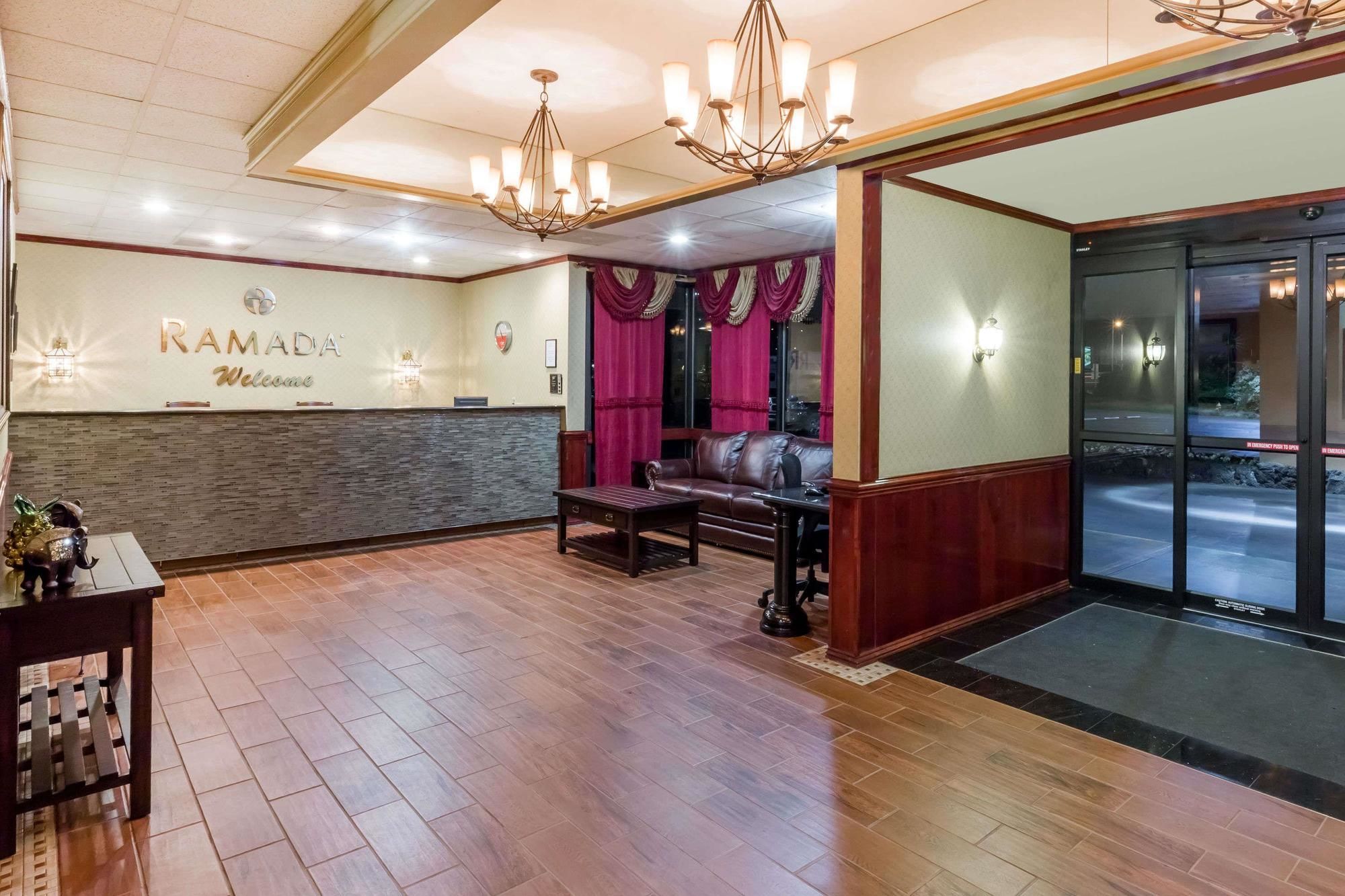 Ramada by Wyndham Medford Hotel & Conference Center Ramada by Wyndham Medford Hotel & Conference Center