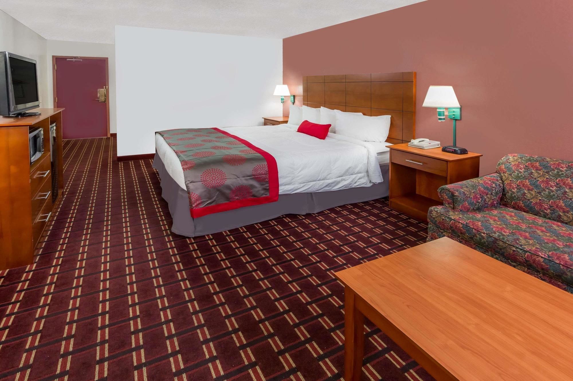 Ramada by Wyndham Medford Hotel & Conference Center Ramada by Wyndham Medford Hotel & Conference Center