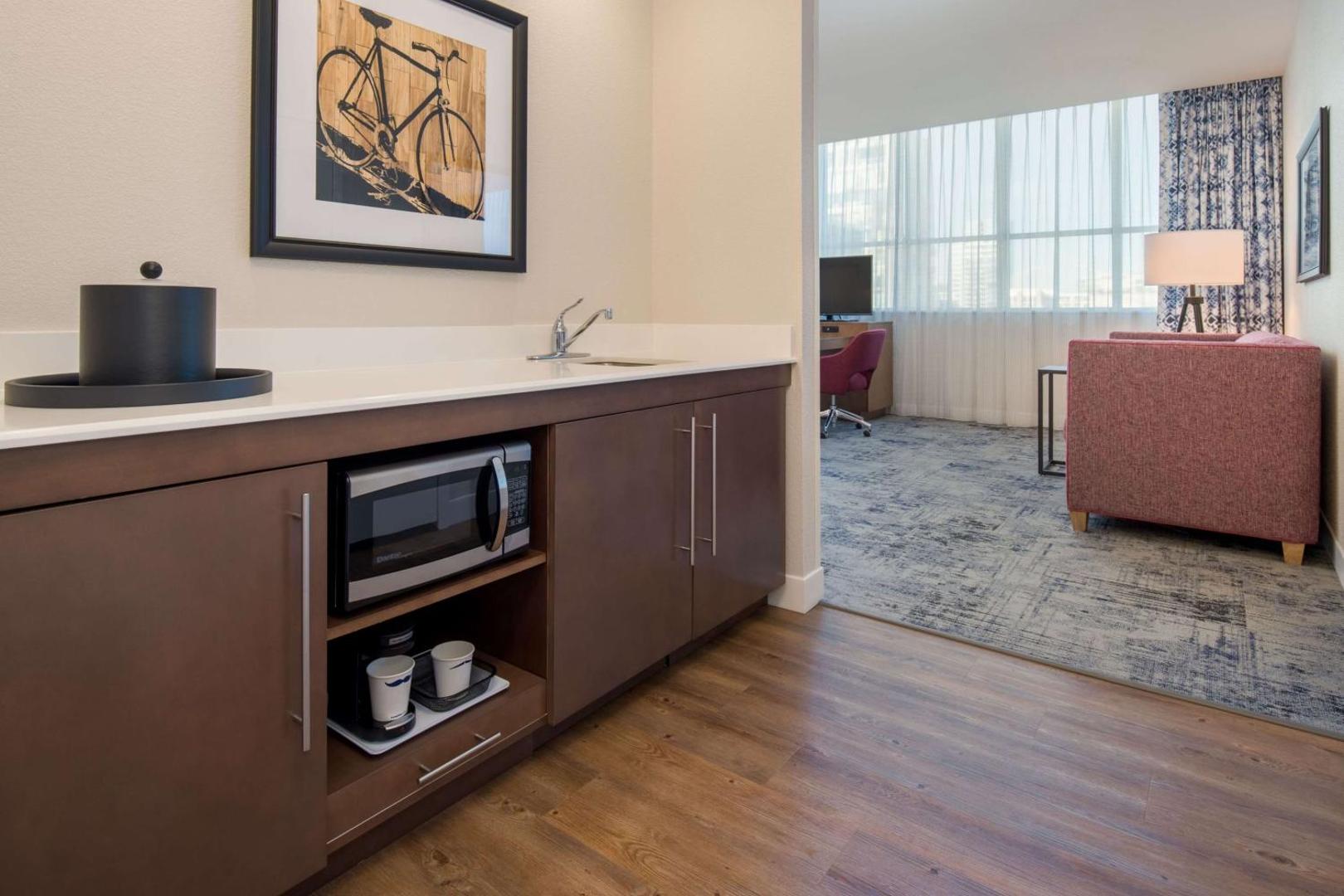 Hampton Inn & Suites by Hilton Portland-Pearl District Hampton Inn & Suites by Hilton Portland-Pearl District