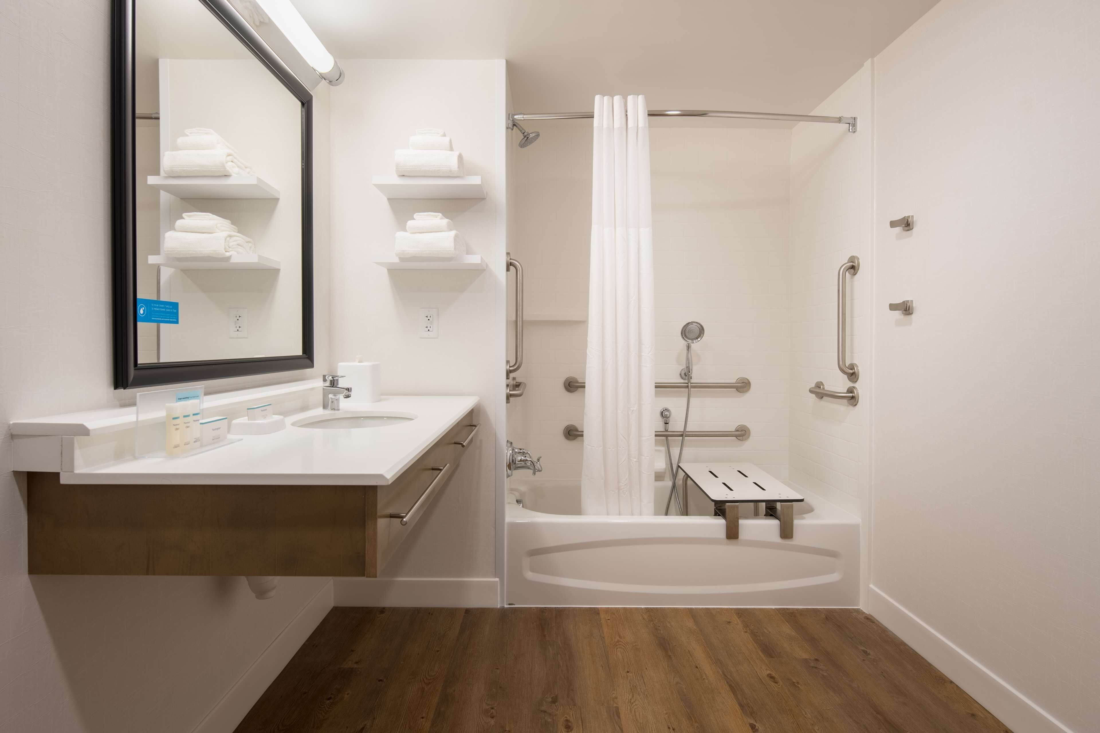 Hampton Inn & Suites by Hilton Portland-Pearl District Hampton Inn & Suites by Hilton Portland-Pearl District